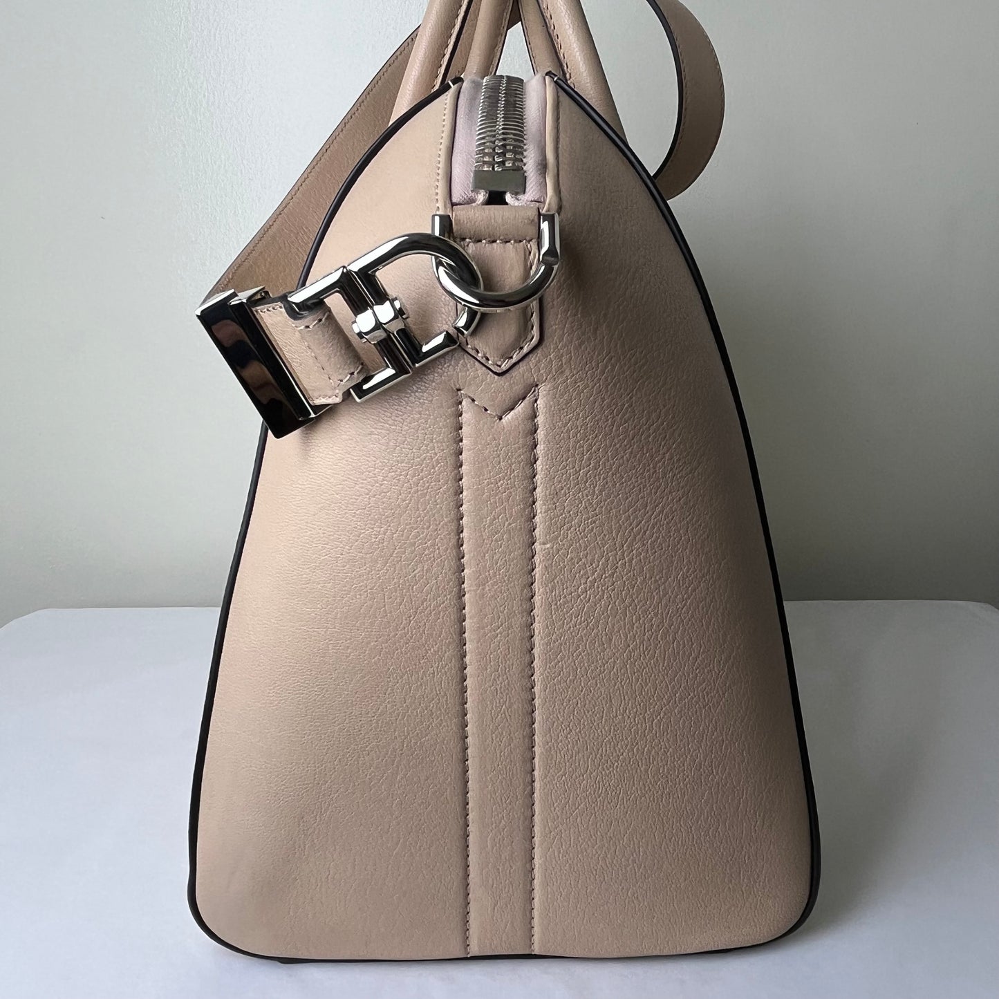 Givenchy Antigona Large Apricot – 10.2"H x 14"L x 6.3"W