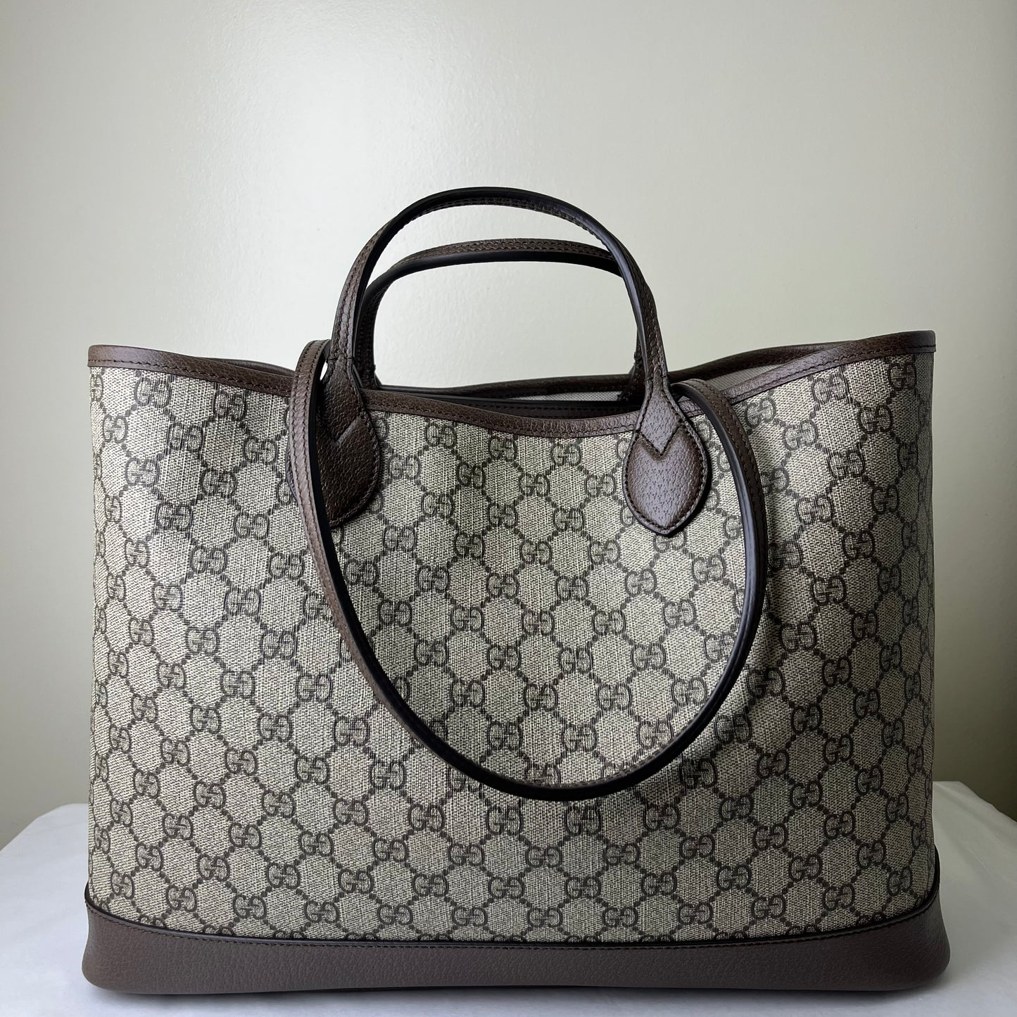Gucci Ophidia Tote Bag Large – 13.4"H x 13.4"L x 5.5"W