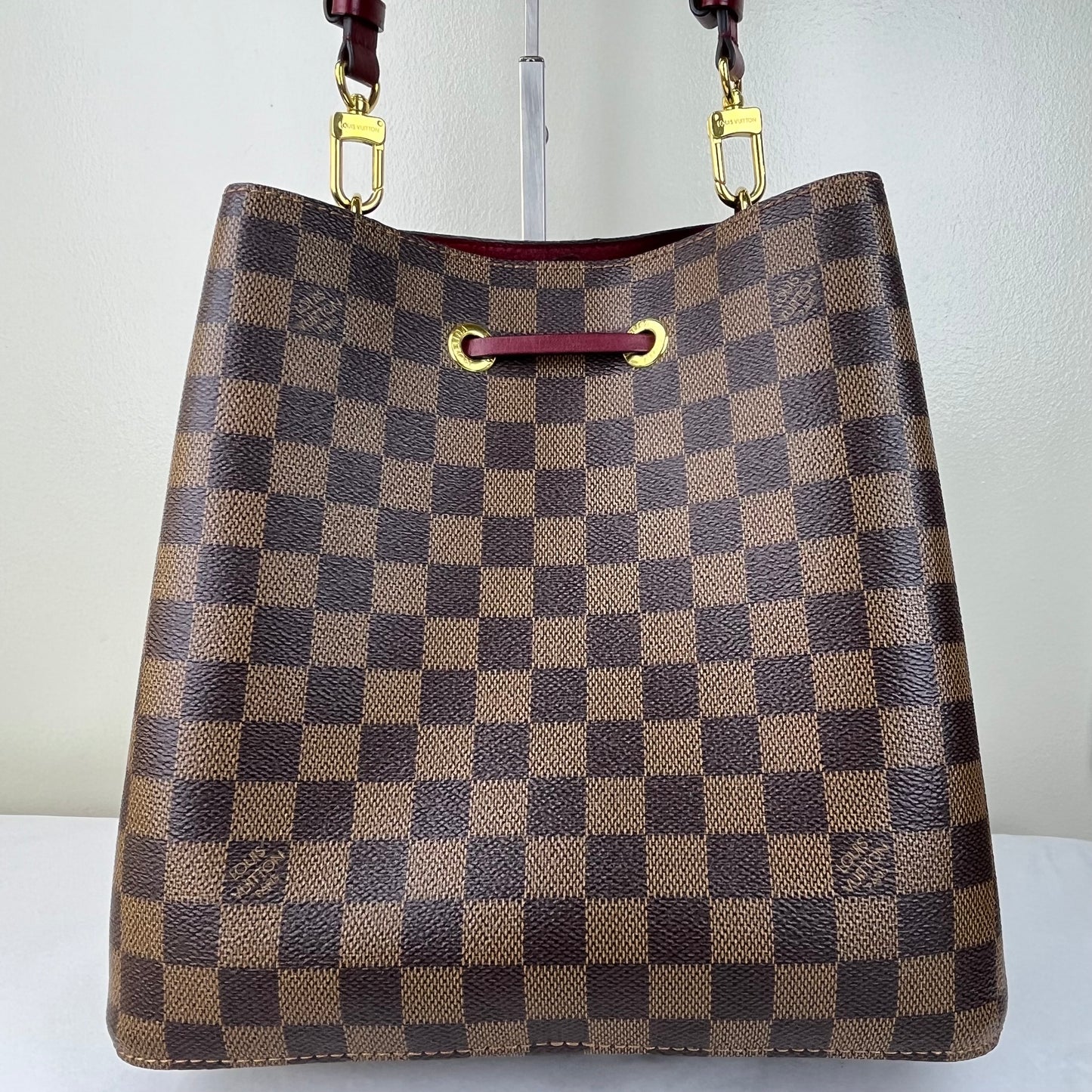 Louis Vuitton NeoNoe Damier Ebene Maroon Trims – 10.2"H x 8.7"L x 10.2"W