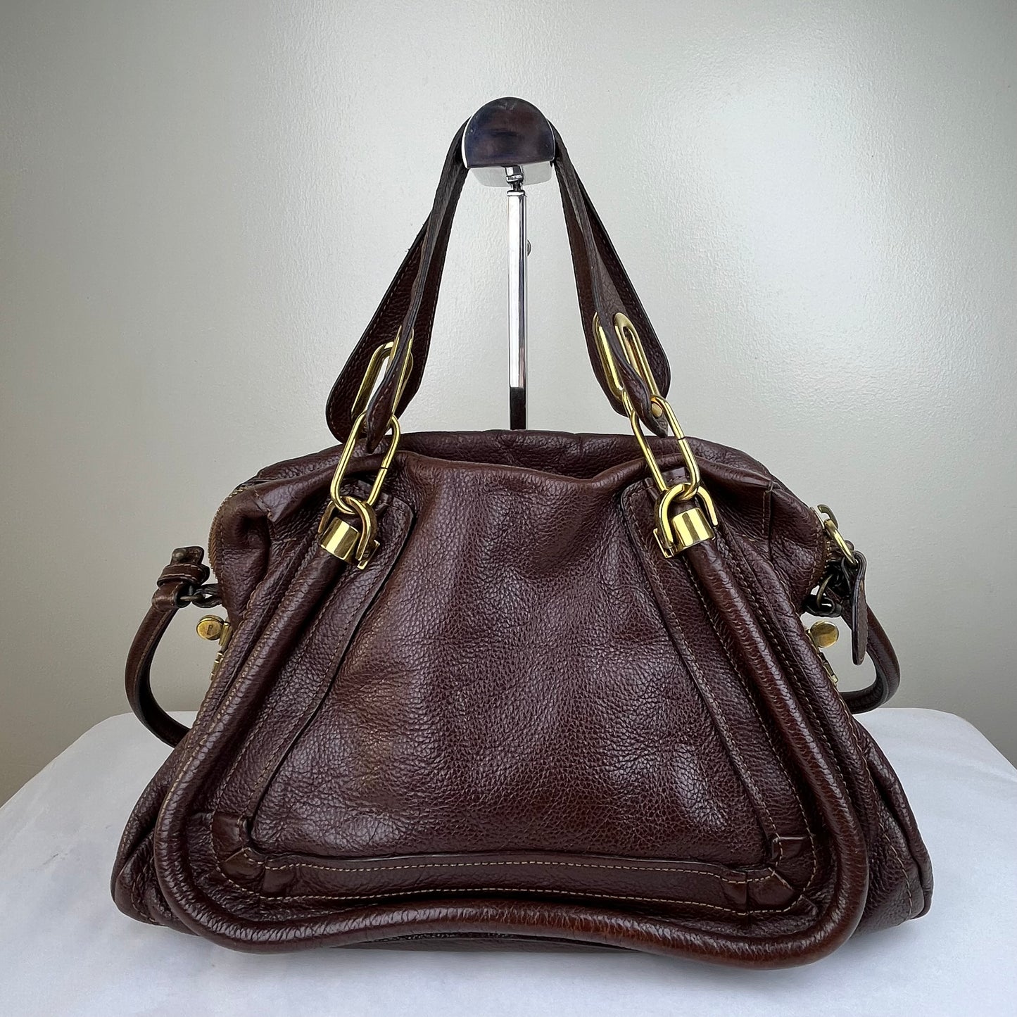 Chloé Paraty Medium Brown – 9.5"H x 15"L x 6"W