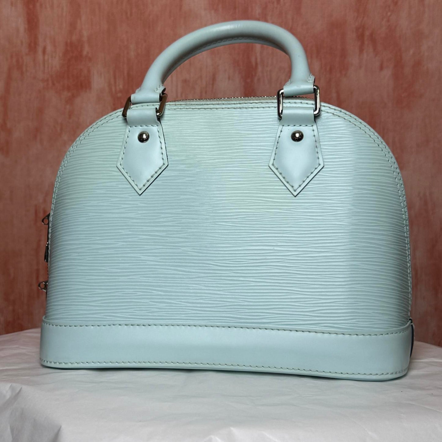 Louis Vuitton	Alma BB Epi - Baby Blue
