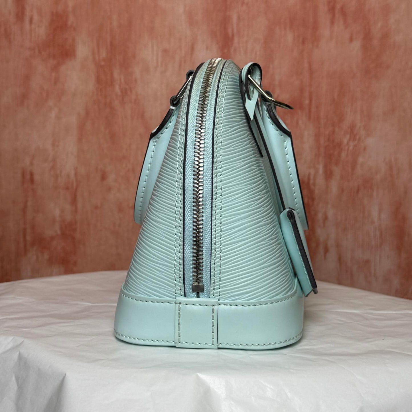 Louis Vuitton	Alma BB Epi - Baby Blue