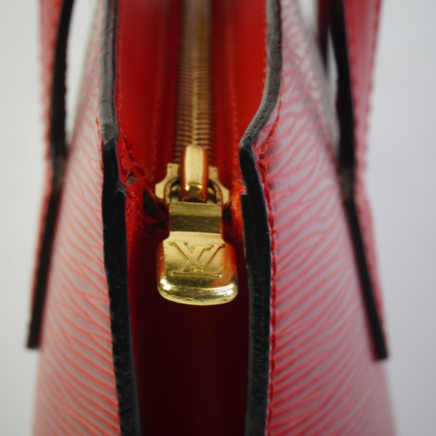 Louis Vuitton	Epi Saint Jacques Red Small