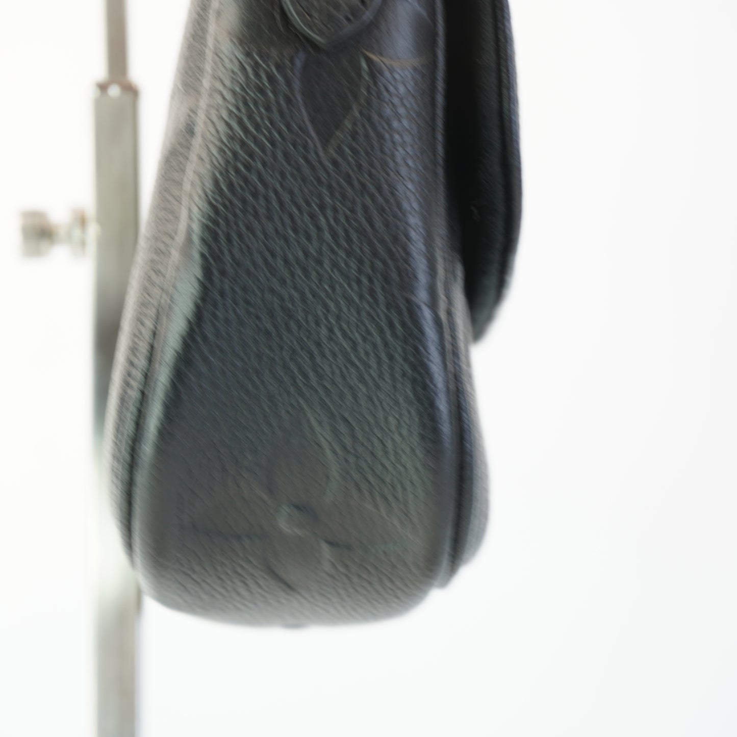 Louis Vuitton	Wallet on Chain Ivy Black