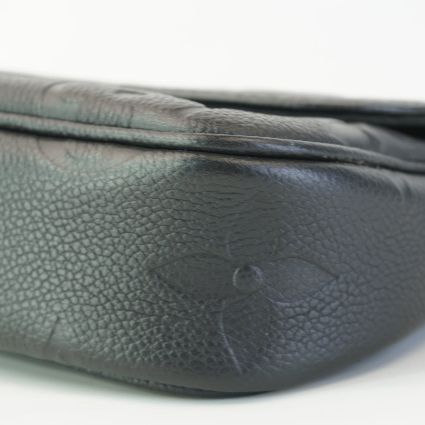 Louis Vuitton	Wallet on Chain Ivy Black