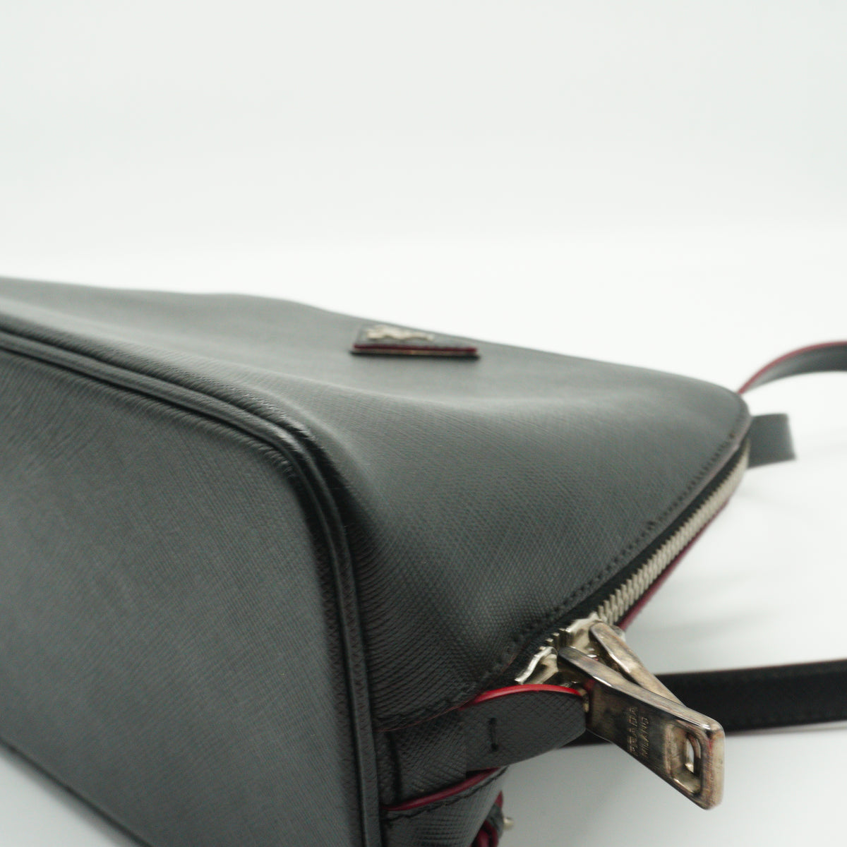 Prada	Saffiano Lux Dome 2 Way Handbag/Backpack Black Small SHW