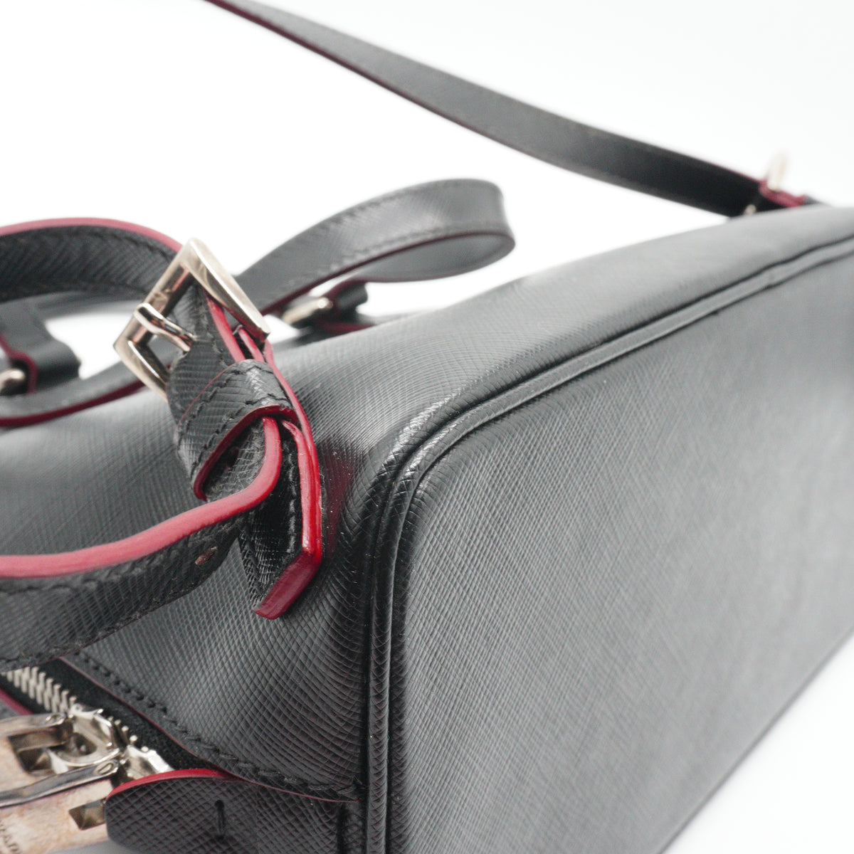 Prada	Saffiano Lux Dome 2 Way Handbag/Backpack Black Small SHW