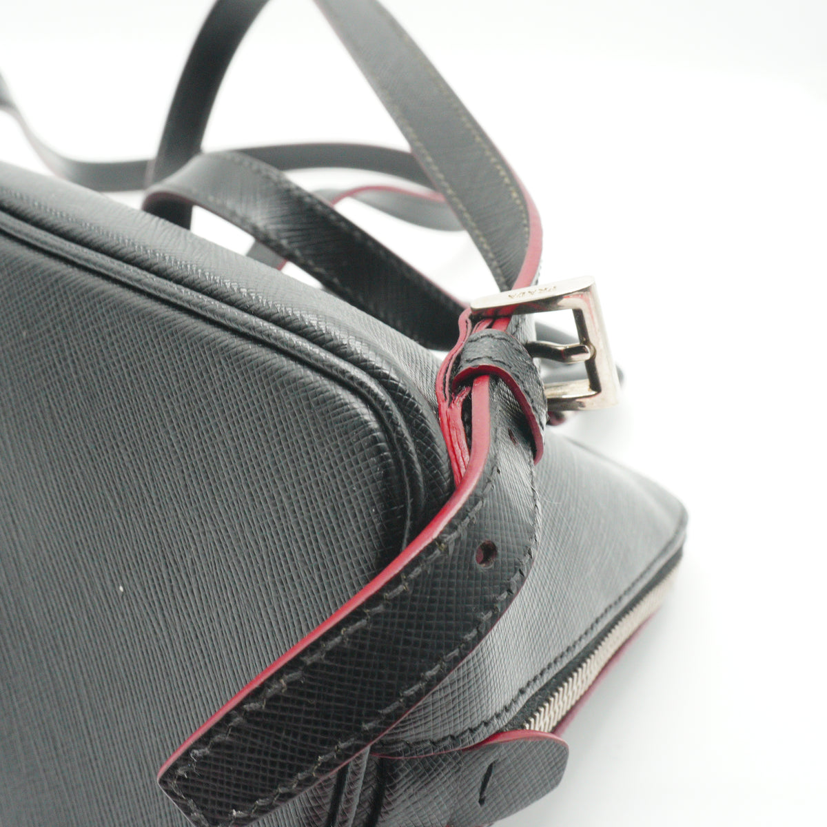 Prada	Saffiano Lux Dome 2 Way Handbag/Backpack Black Small SHW