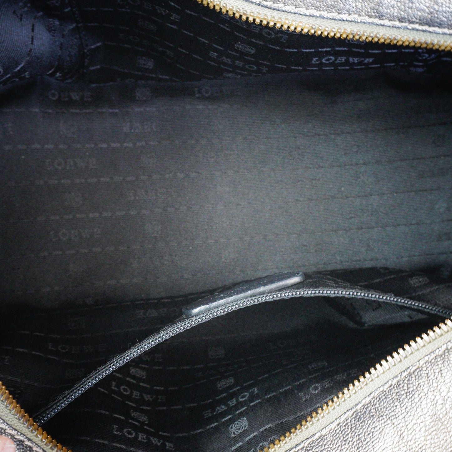 Gucci Interlocking G top Handle GHW Medium