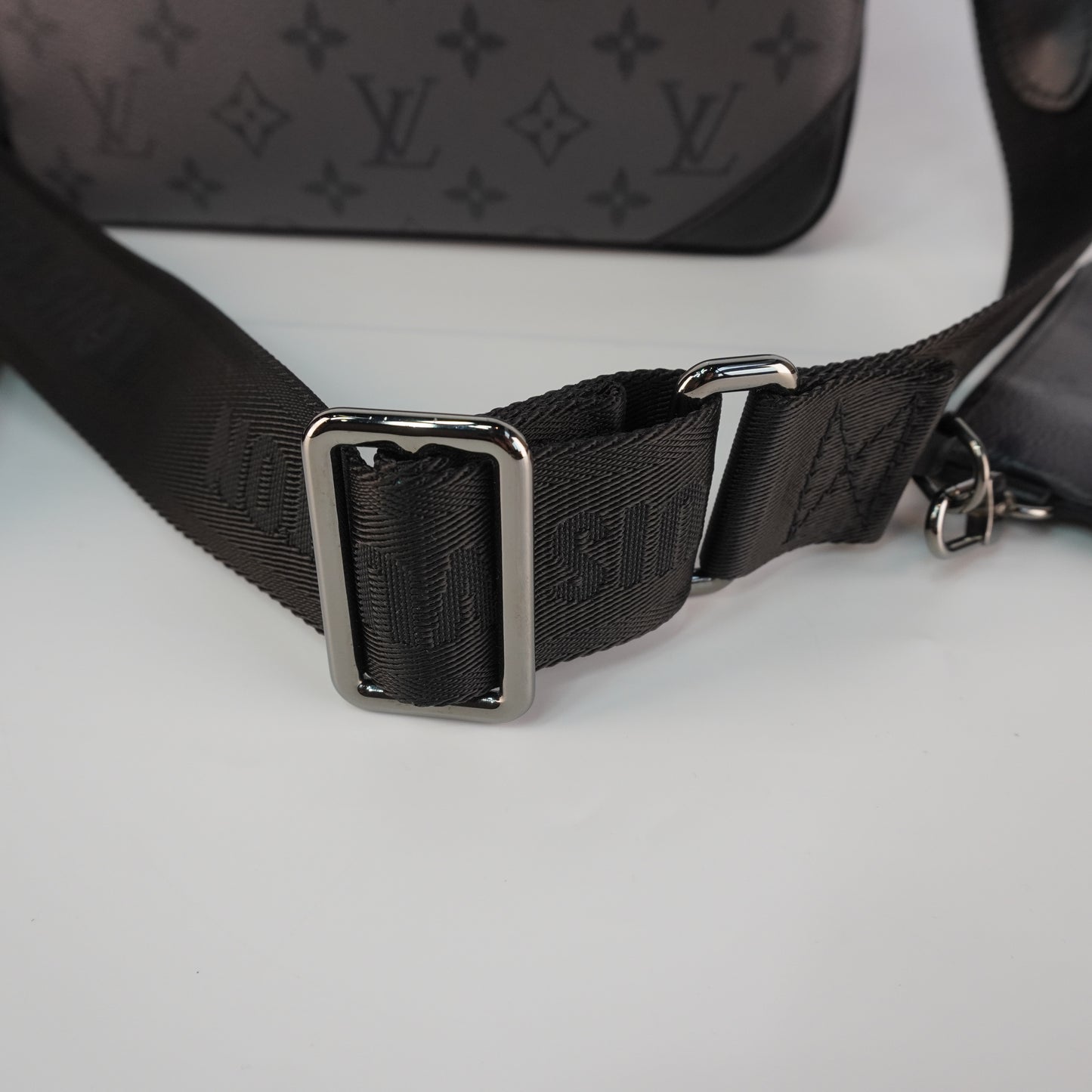 Louis Vuitton	Trio Messenger Monogram Eclipse Canvas