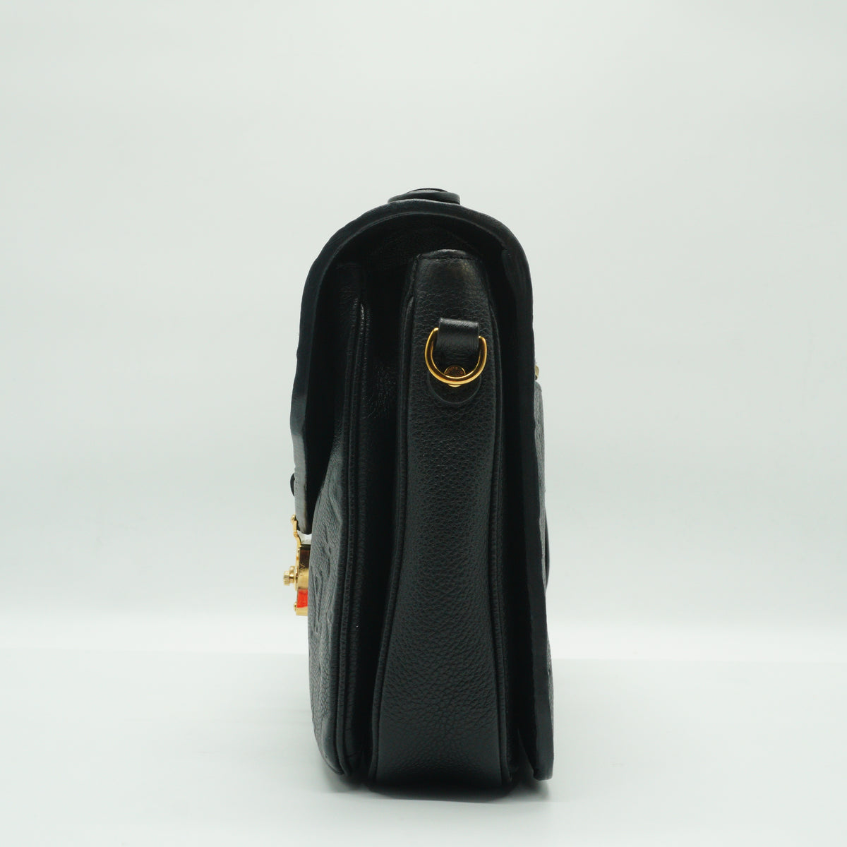 Louis Vuitton	Pochette Metis Black Small GHW