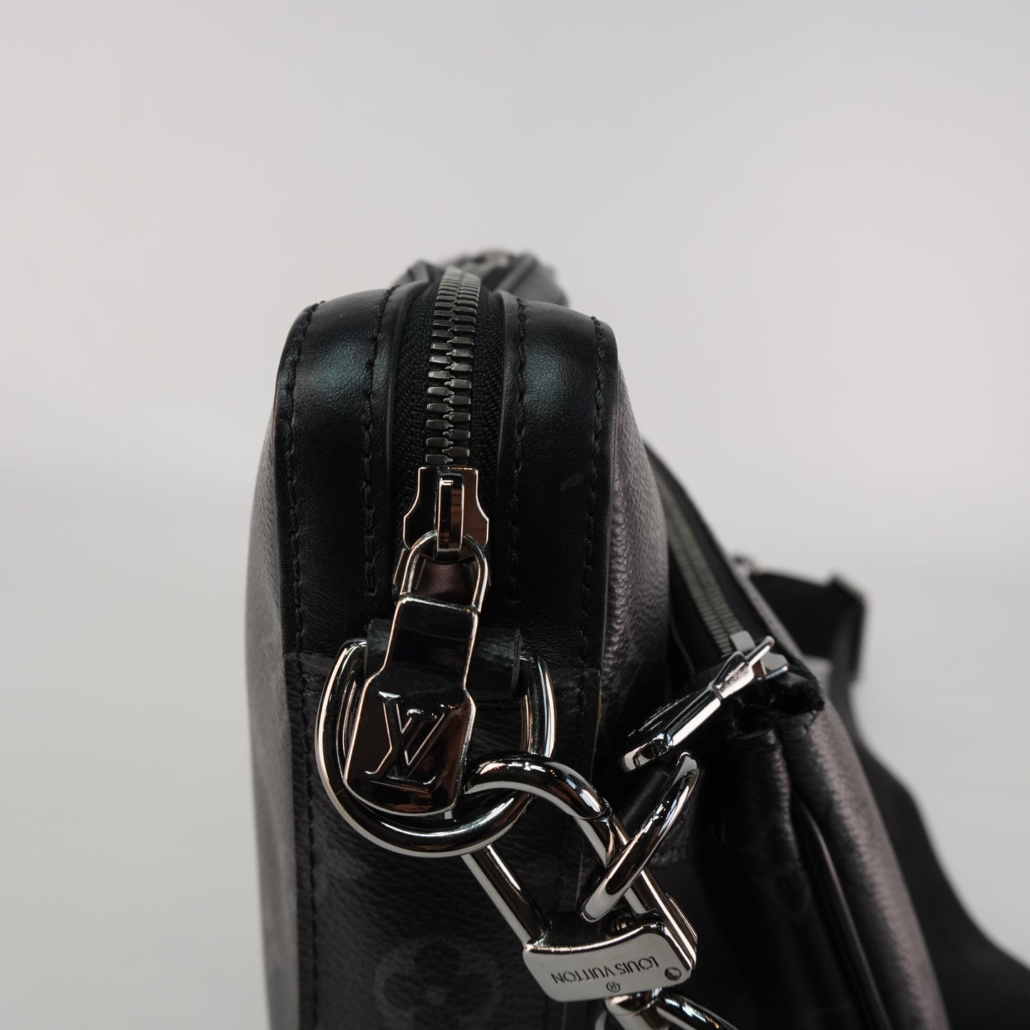 Louis Vuitton	Trio Messenger Monogram Eclipse Canvas