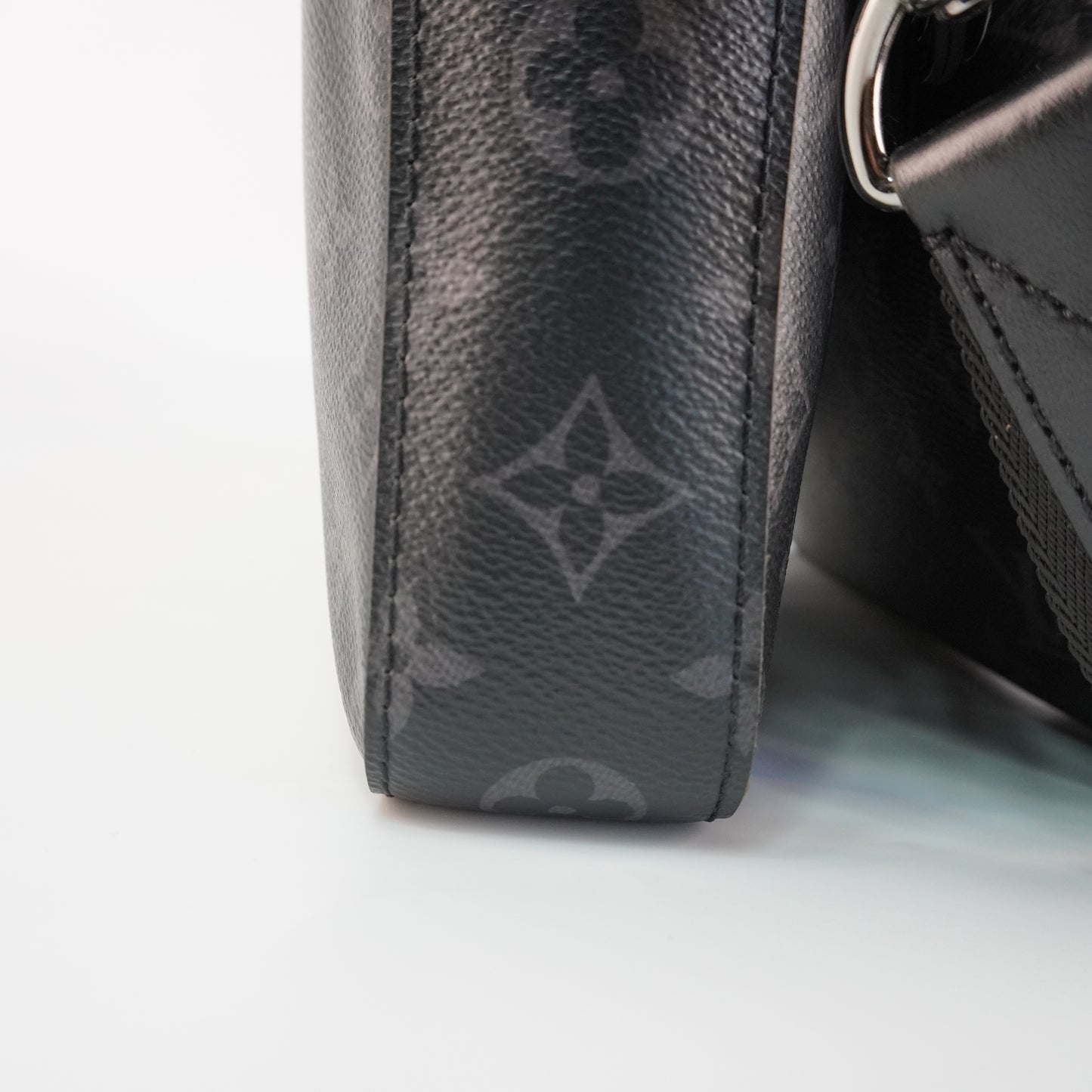 Louis Vuitton	Trio Messenger Monogram Eclipse Canvas