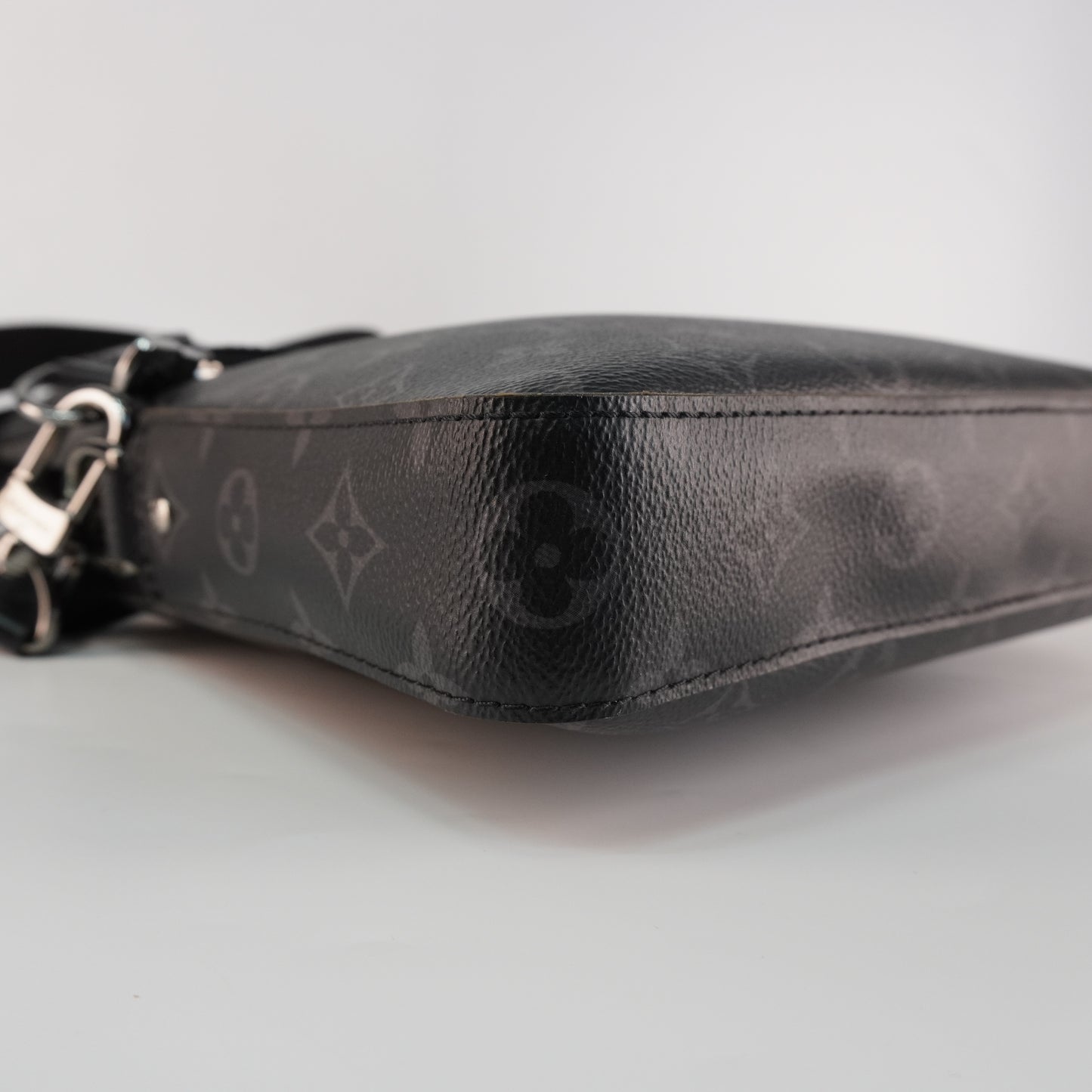 Louis Vuitton	Trio Messenger Monogram Eclipse Canvas