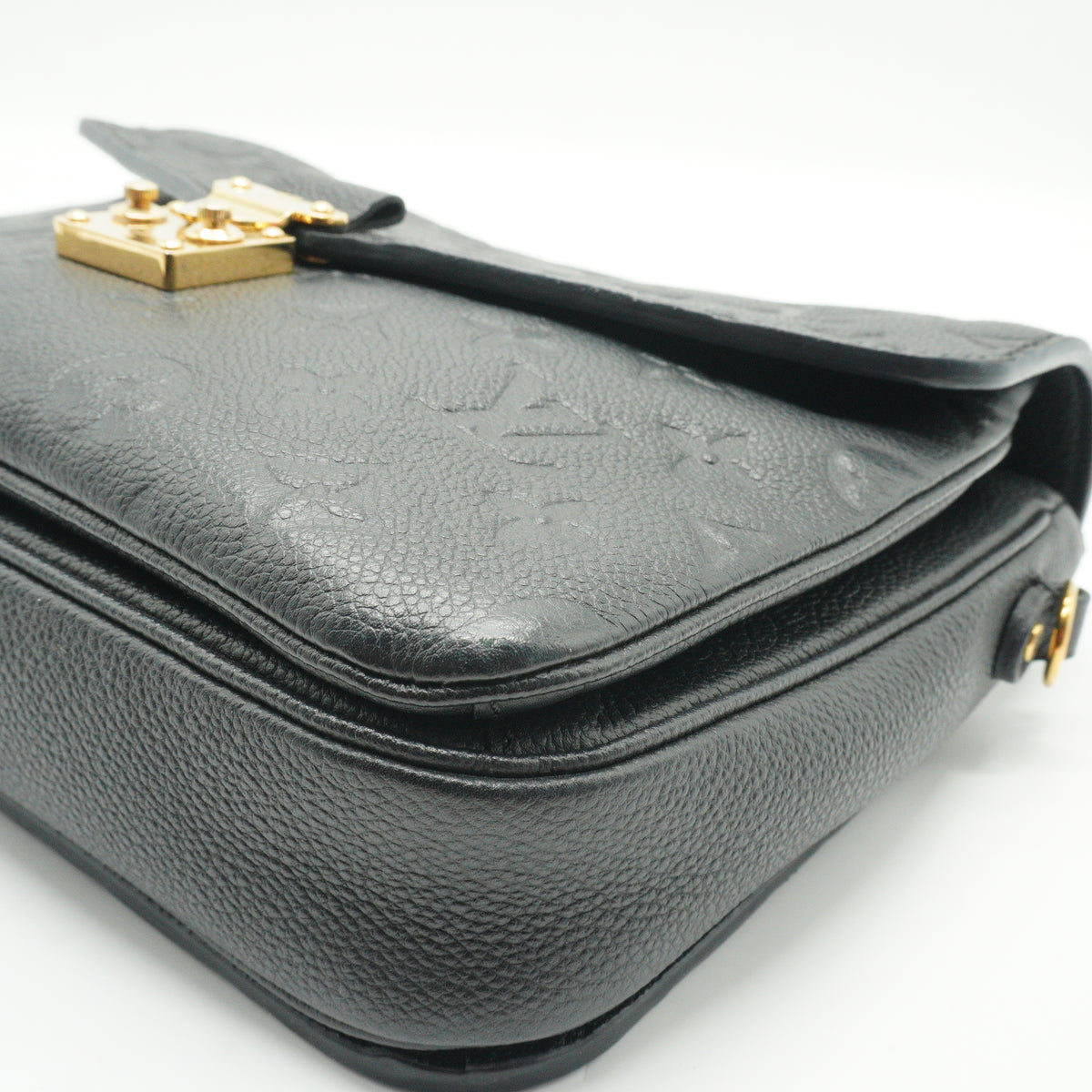 Louis Vuitton	Pochette Metis Black Small GHW