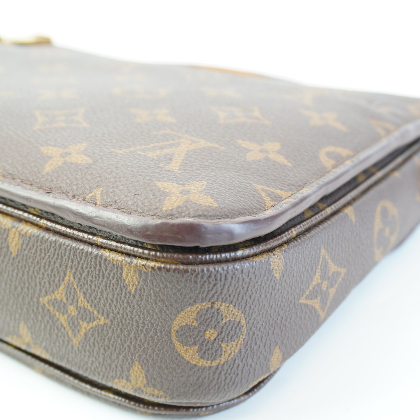 Louis Vuitton	Metis Pochette GHW Small
