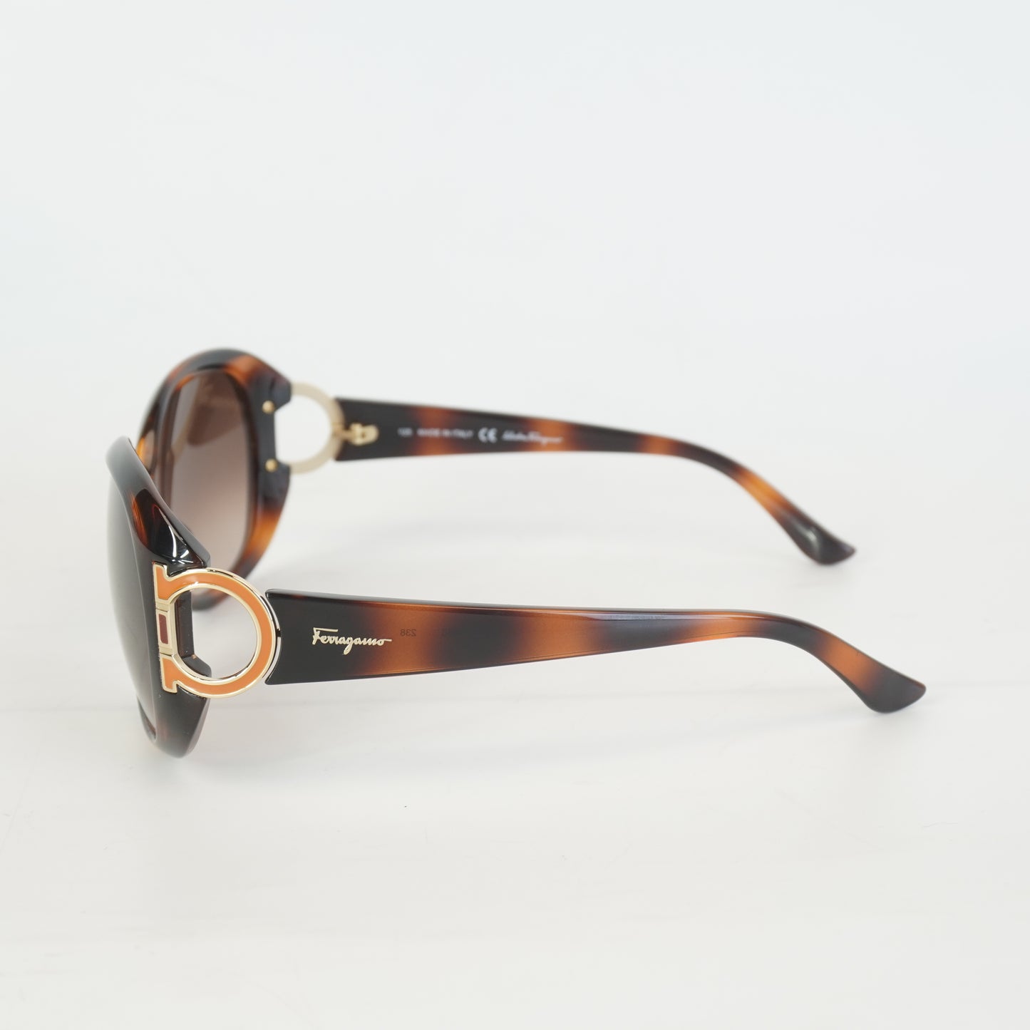 Salvatore Ferrgamo  SF6685238 Shades