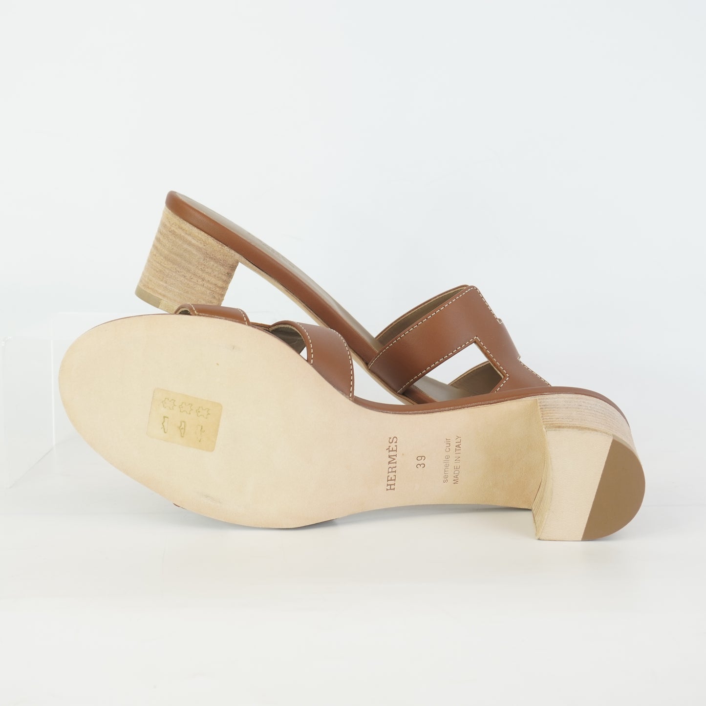 Hermes	Oasis Sandals size 39