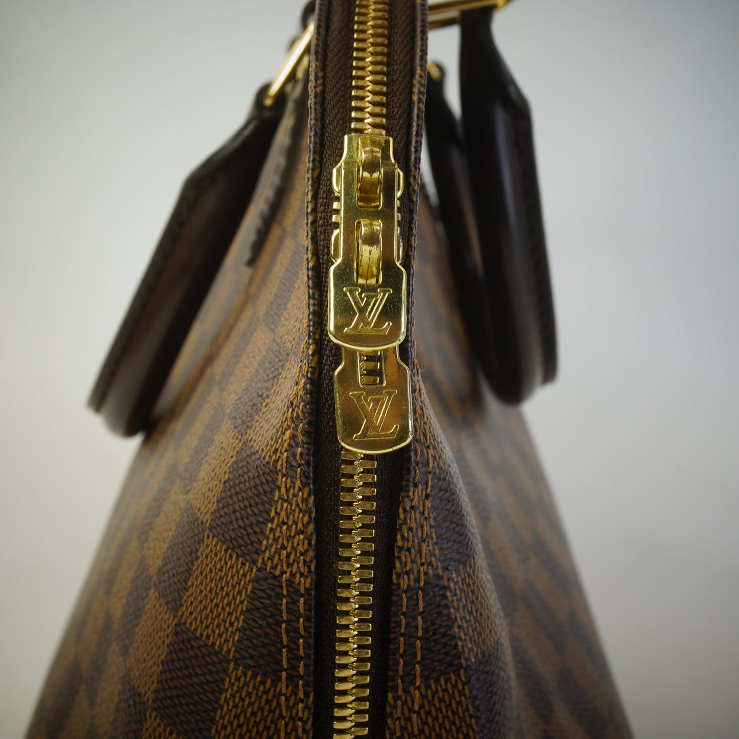 Louis Vuitton	Alma DM Canvas