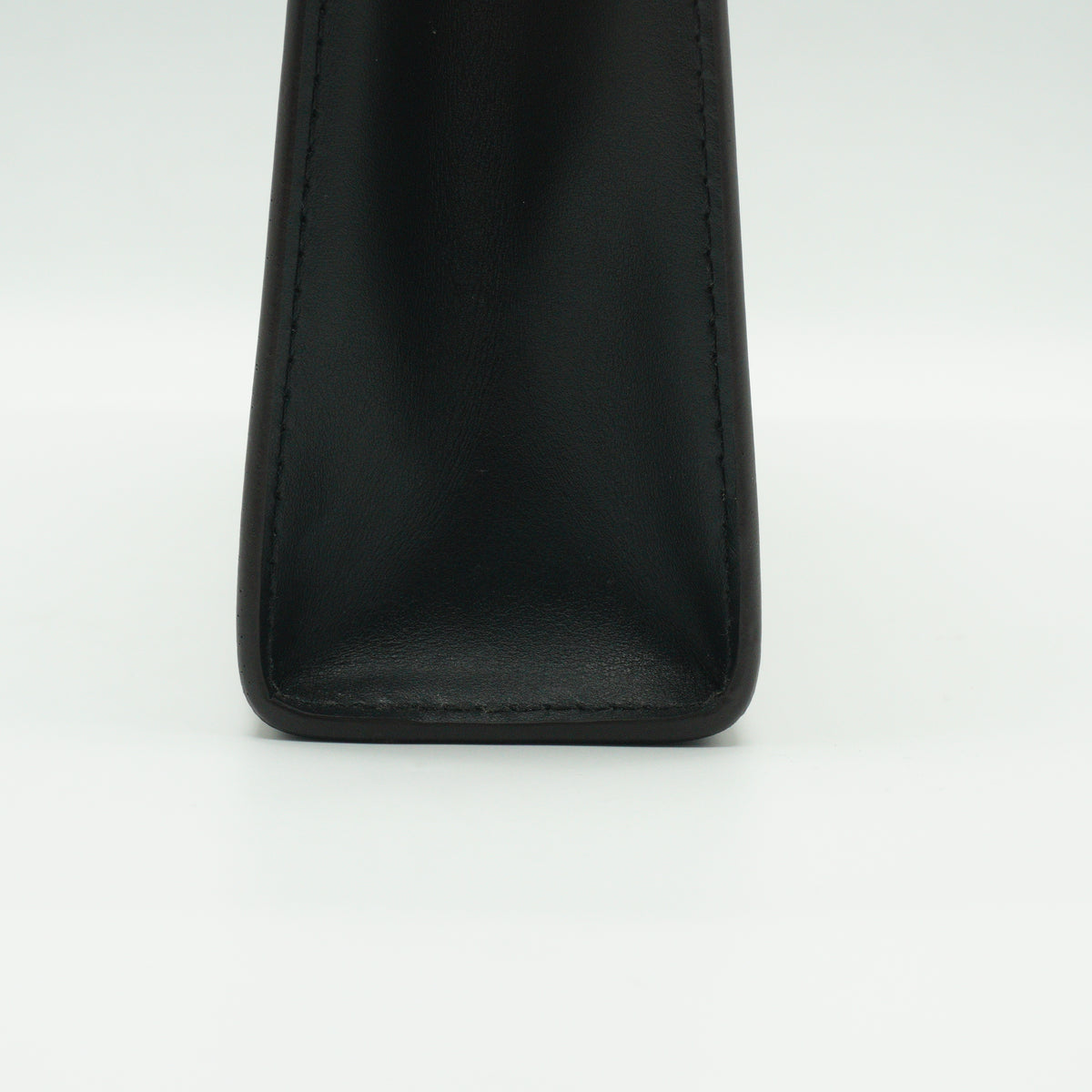 Louis Vuitton	Toiletry Pouch Medium Monogram GHW