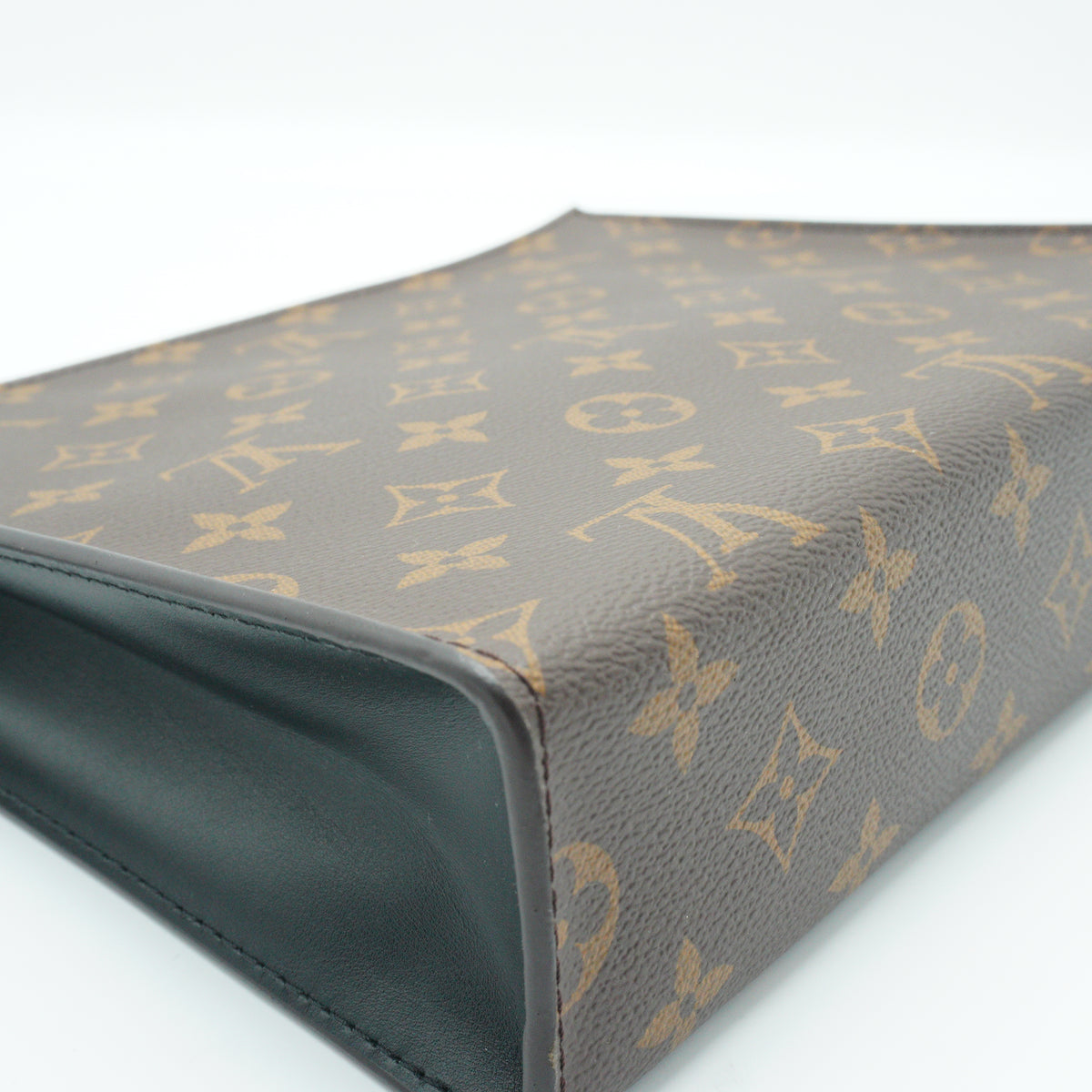 Louis Vuitton	Toiletry Pouch Medium Monogram GHW