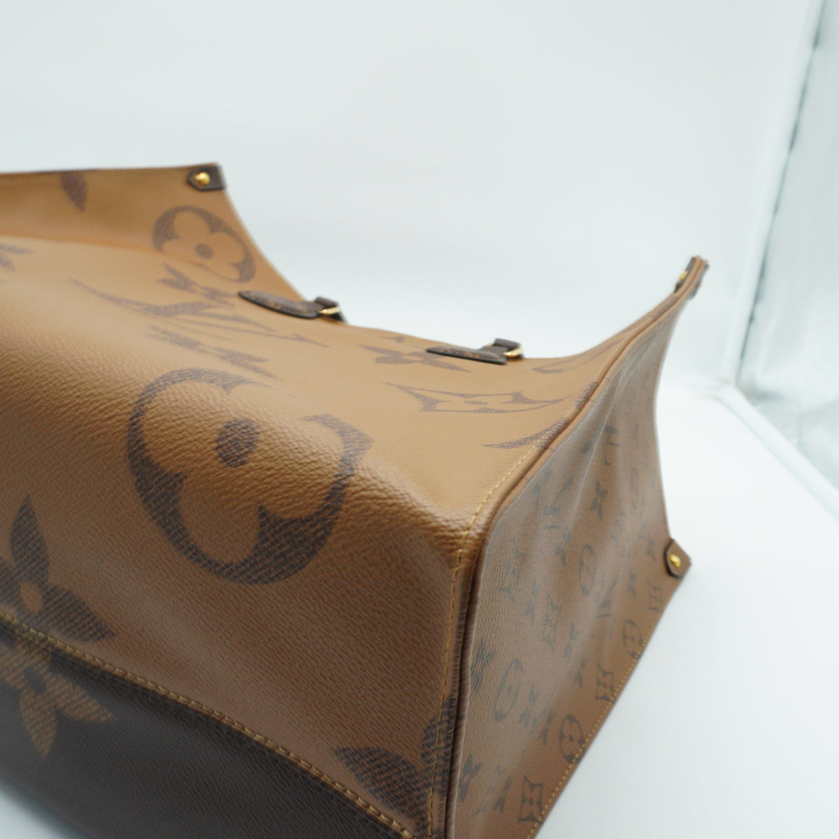 Louis Vuitton	On The Go GM Monogram canvas GHW