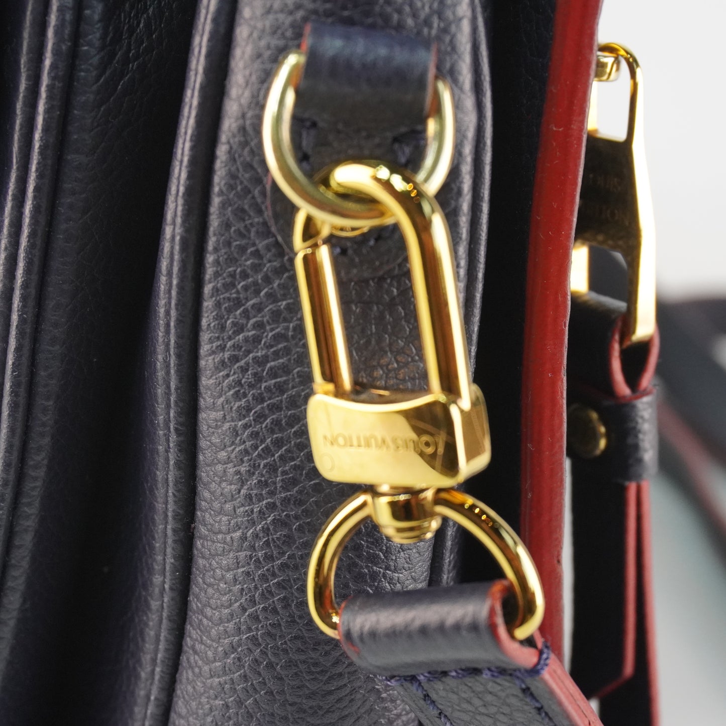Louis Vuitton Pochette Metis