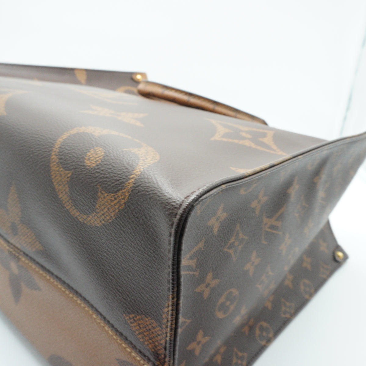 Louis Vuitton	On The Go GM Monogram canvas GHW