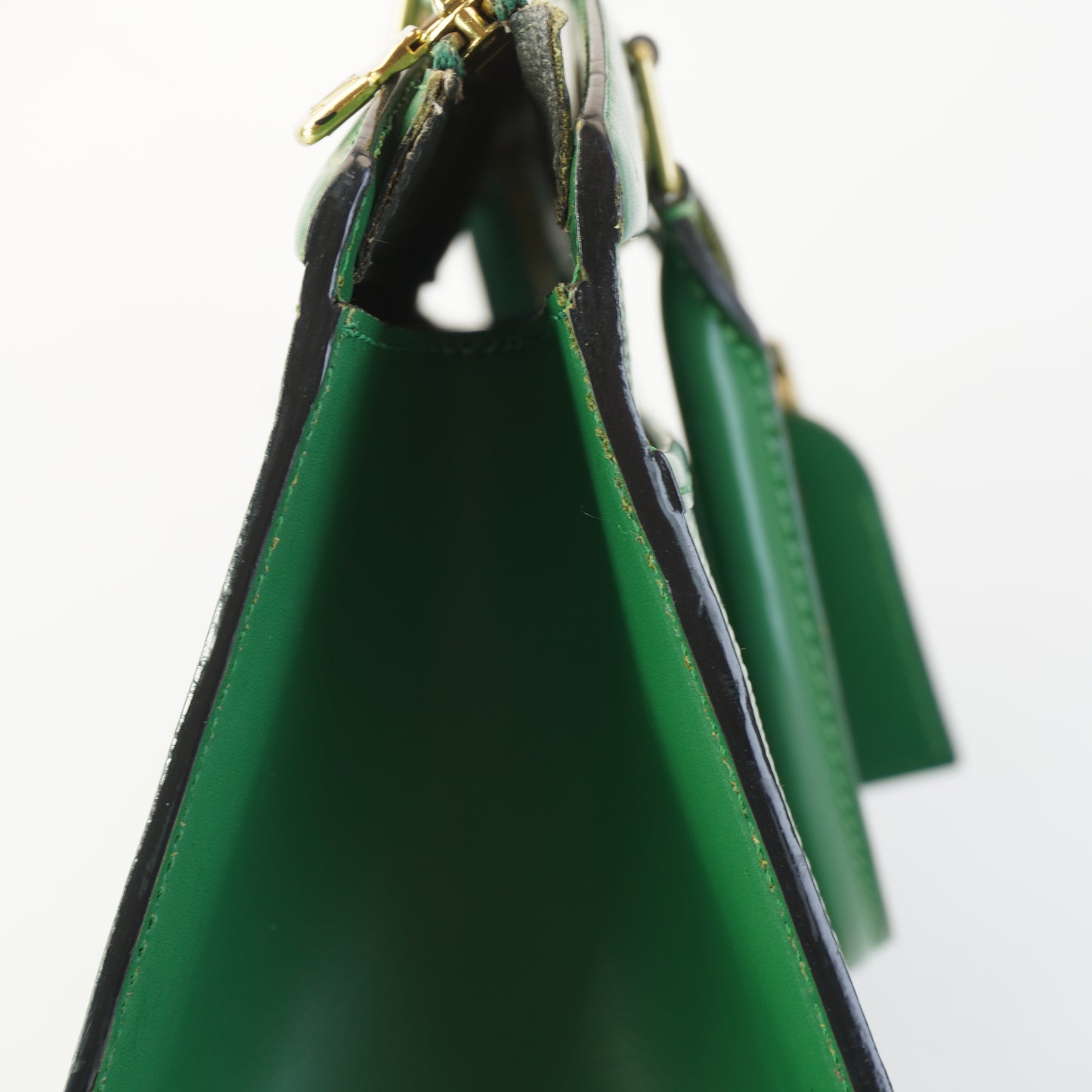 Louis Vuitton	Borneo Epi Riviera Green