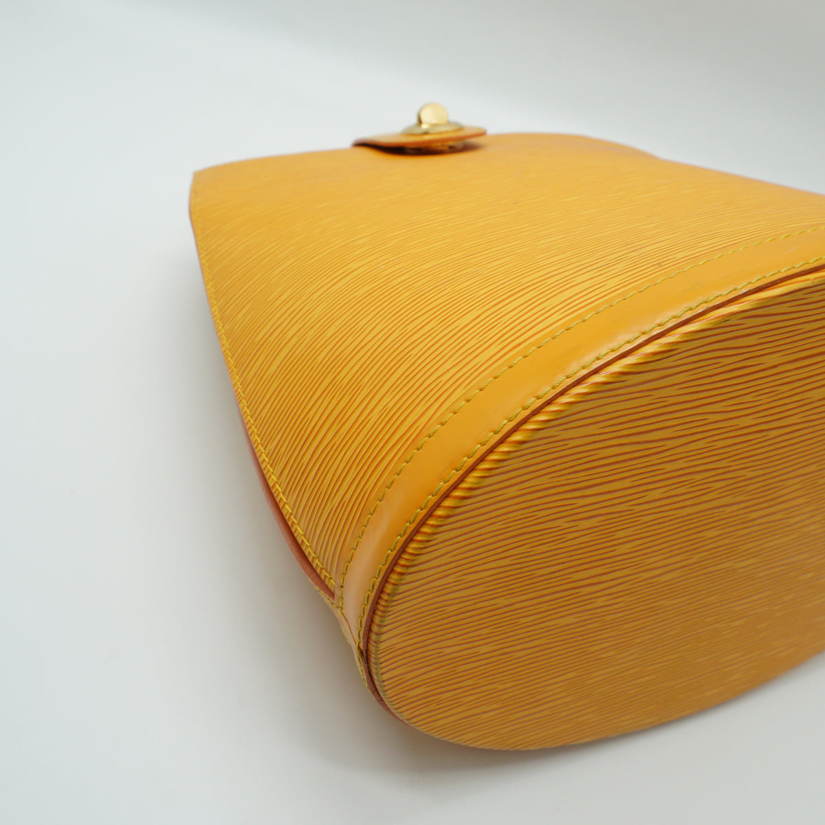 Louis Vuitton	Epi Cluny Medium Shoulder bag Yellow GHW