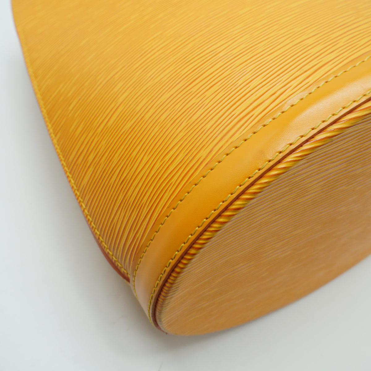 Louis Vuitton	Epi Cluny Medium Shoulder bag Yellow GHW