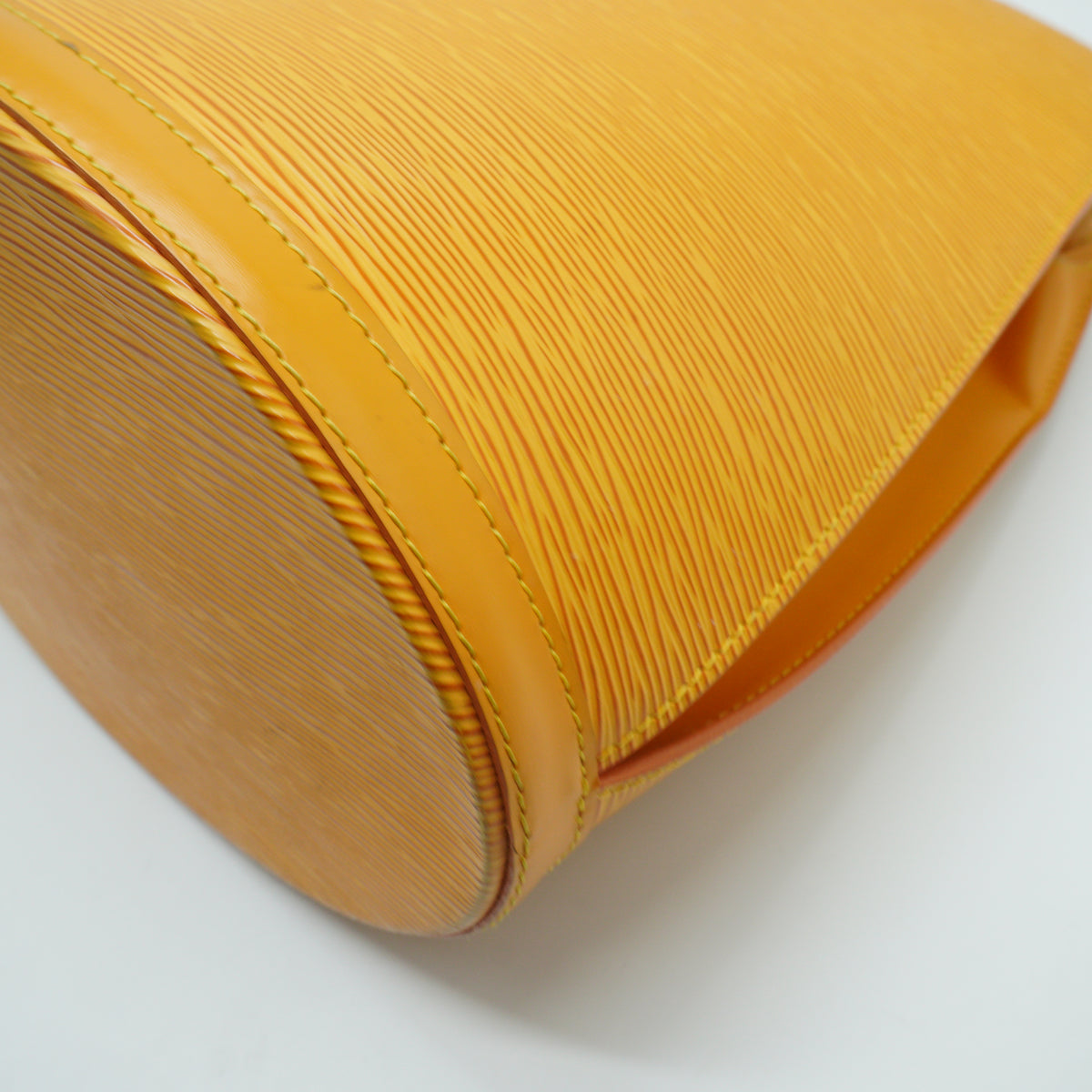 Louis Vuitton	Epi Cluny Medium Shoulder bag Yellow GHW
