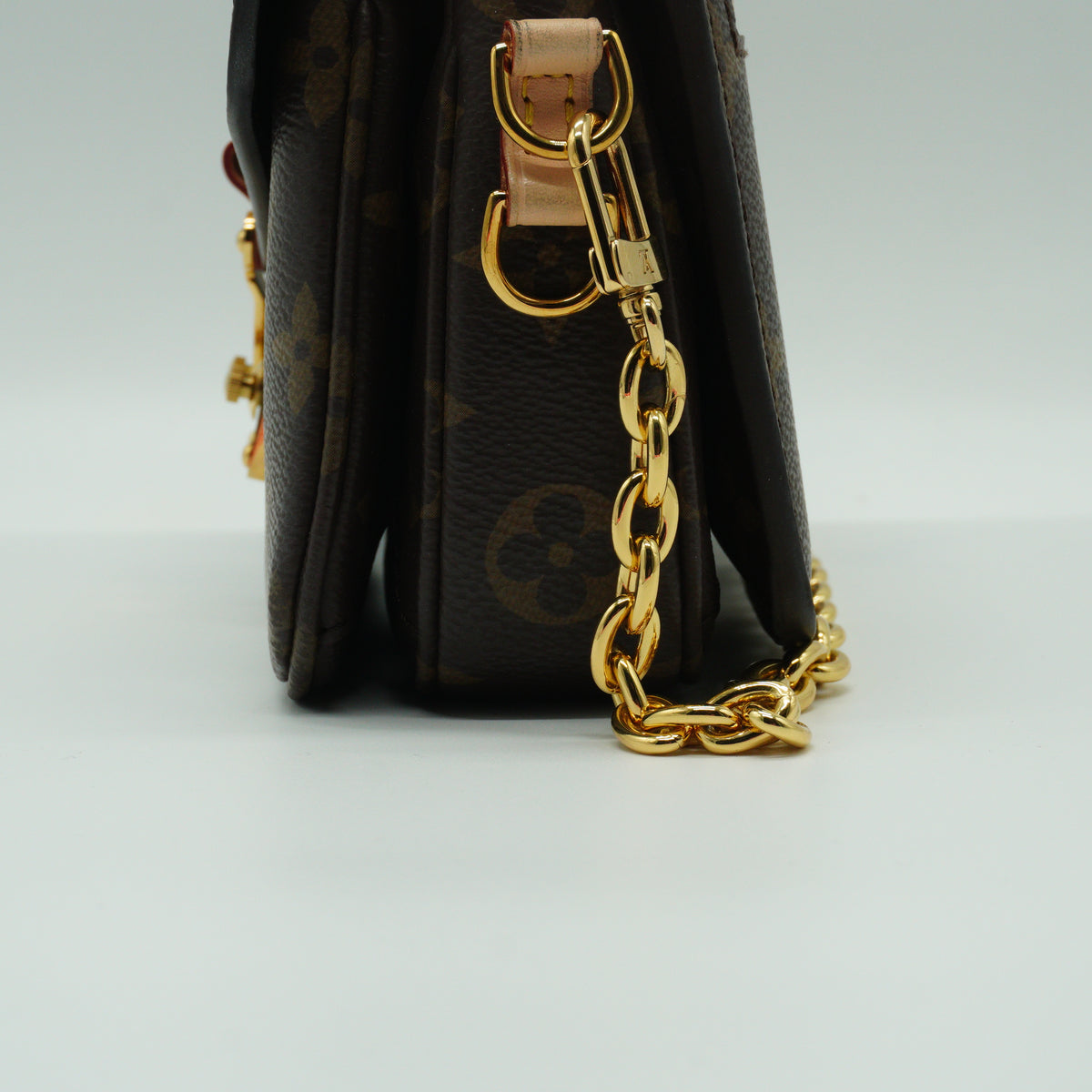 Louis Vuitton Pochette Metis East-West Small GHW