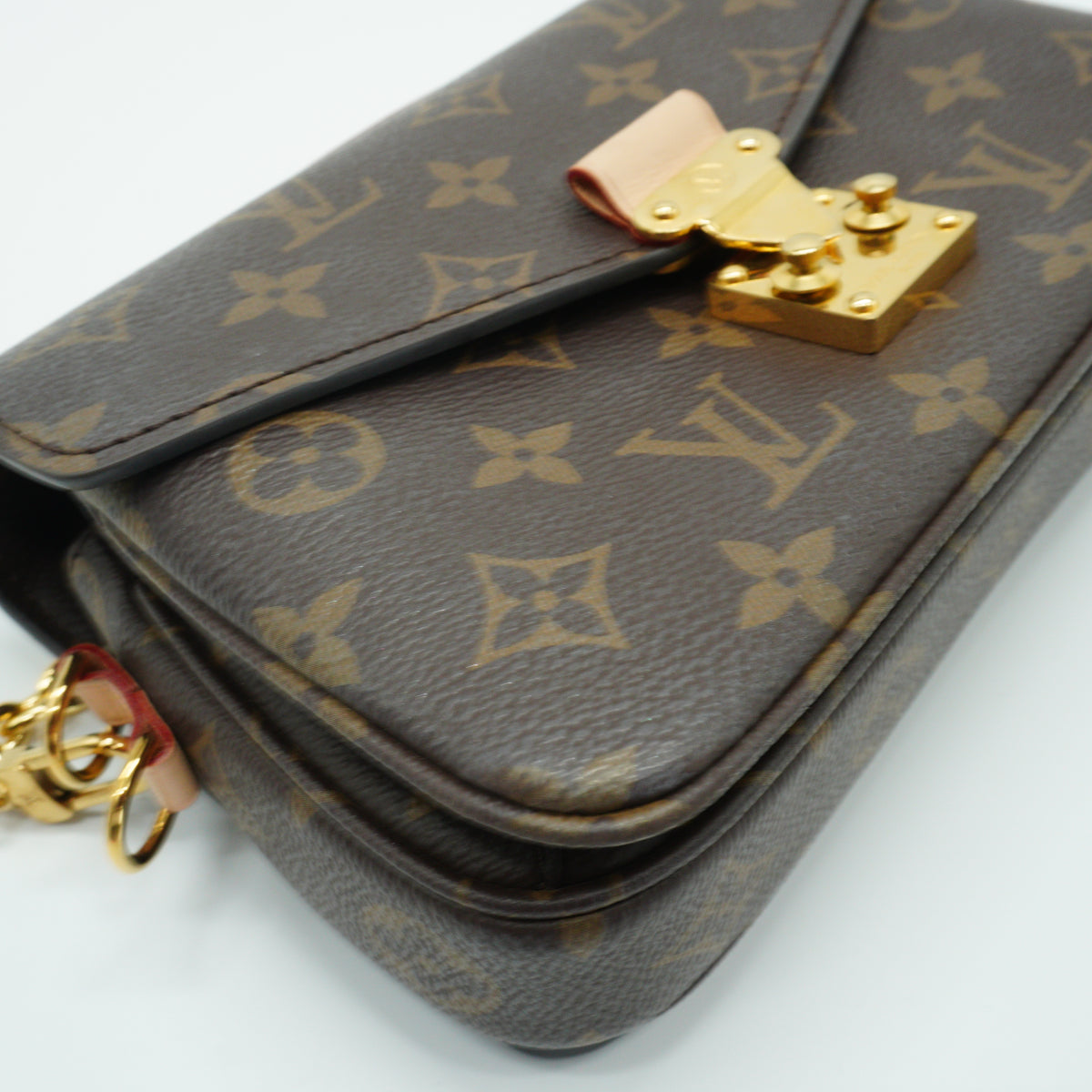 Louis Vuitton Pochette Metis East-West Small GHW