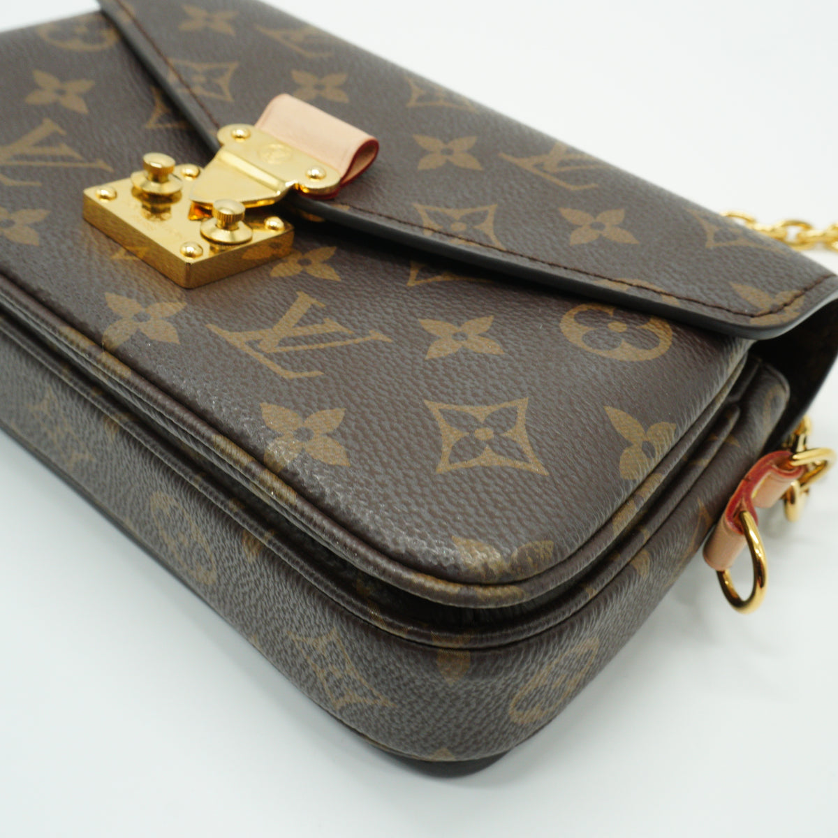 Louis Vuitton Pochette Metis East-West Small GHW