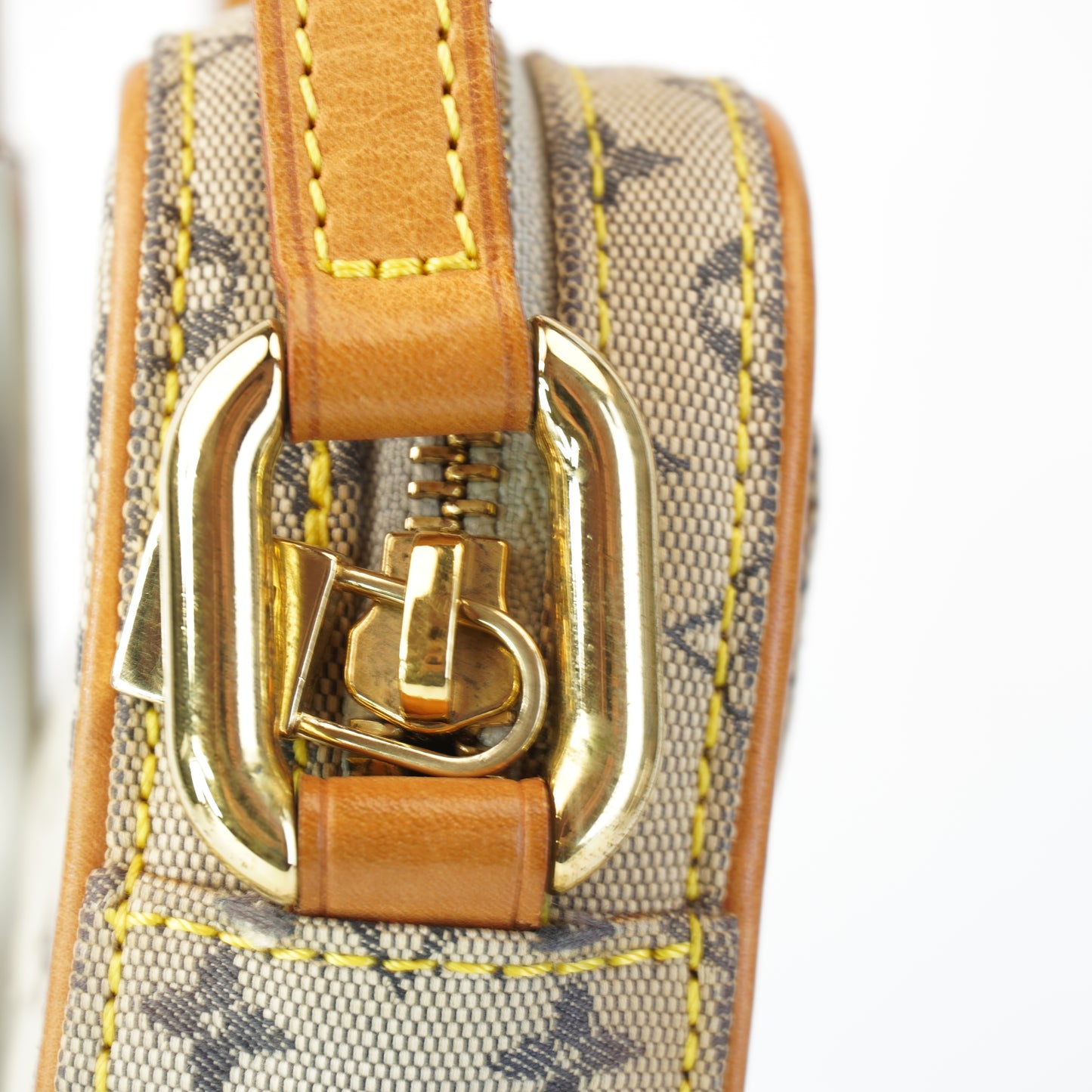 Louis Vuitton	 Mini Lin Juliette Crossbody