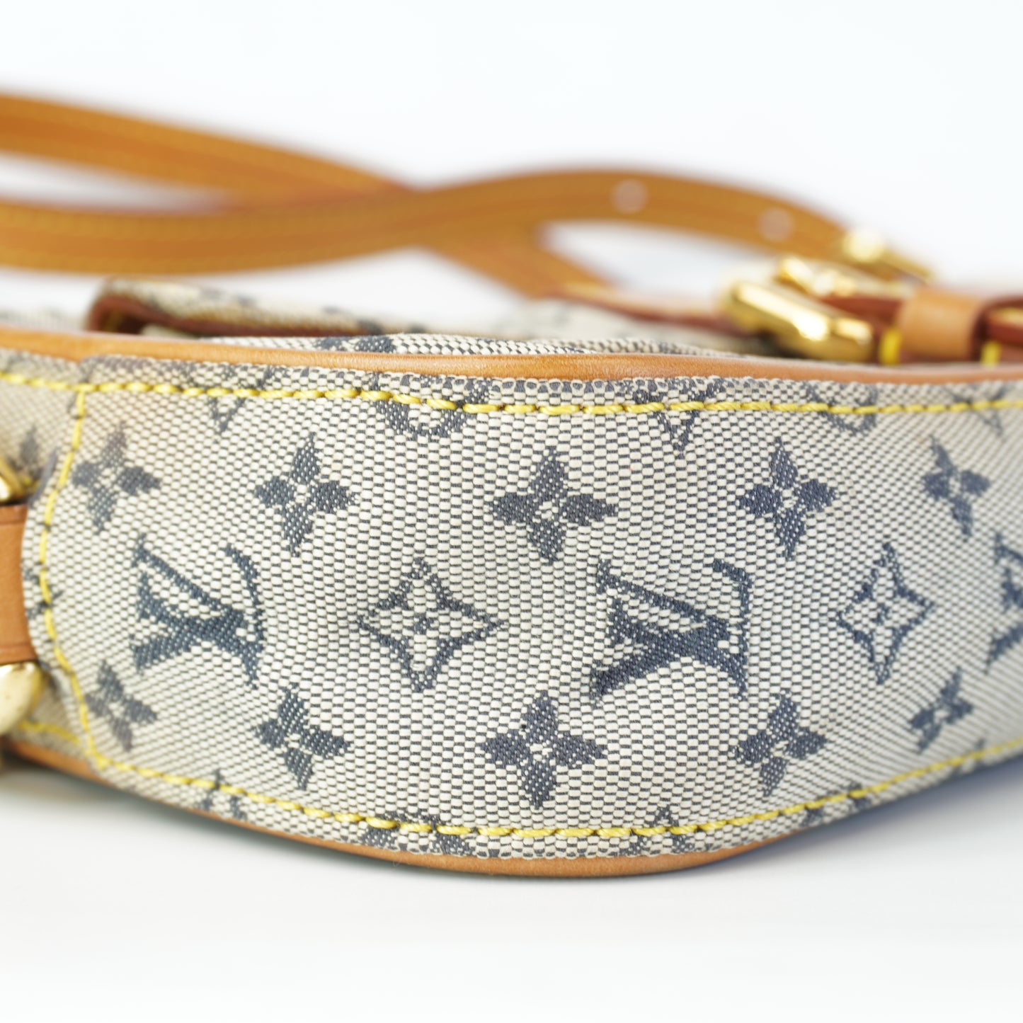 Louis Vuitton	 Mini Lin Juliette Crossbody