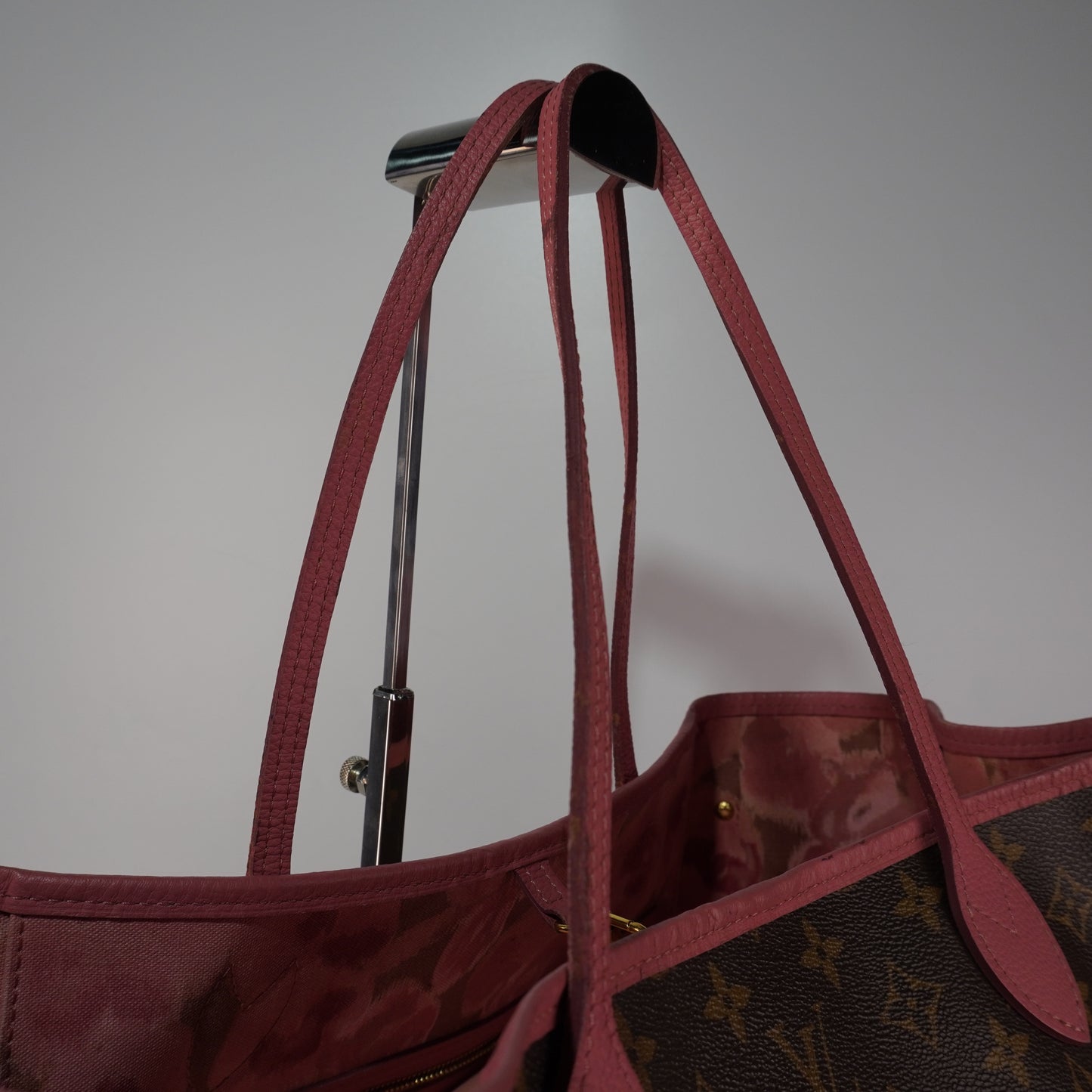 Louis Vuitton	Neverfull Pink