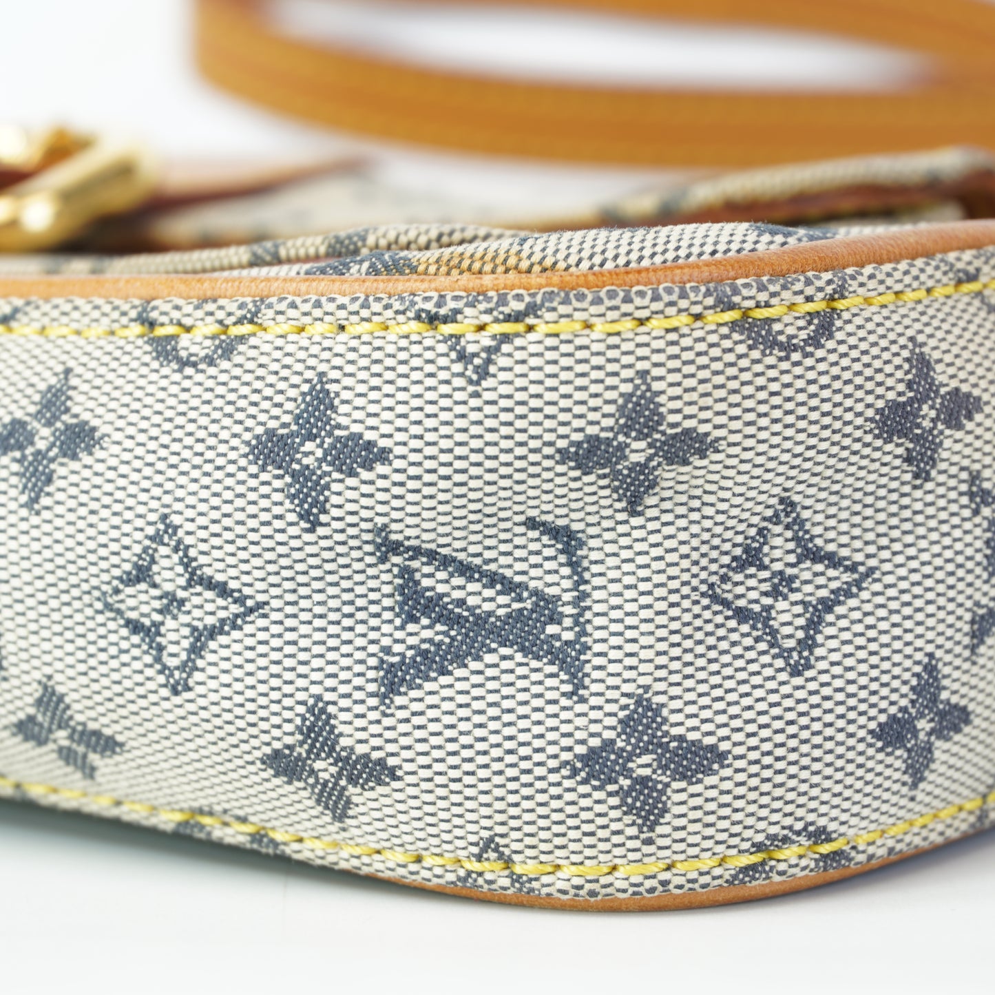 Louis Vuitton	 Mini Lin Juliette Crossbody