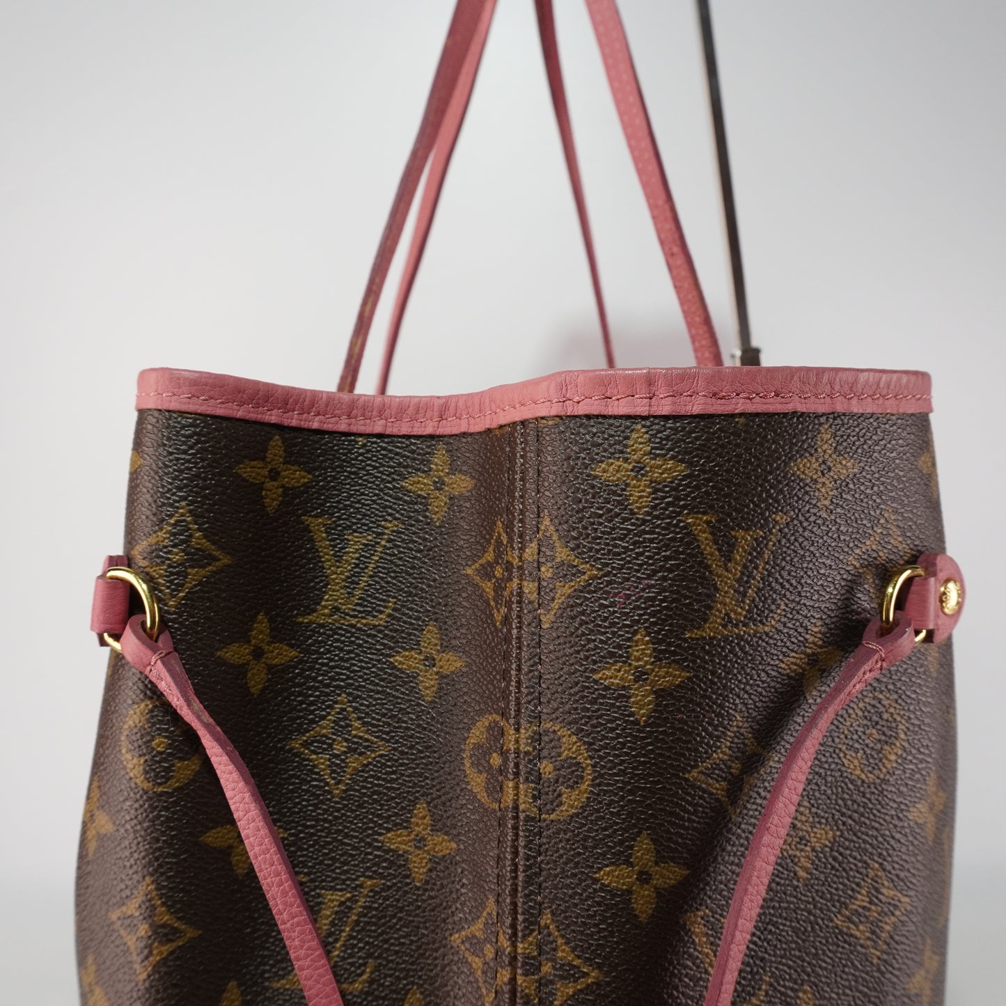 Louis Vuitton	Neverfull Pink