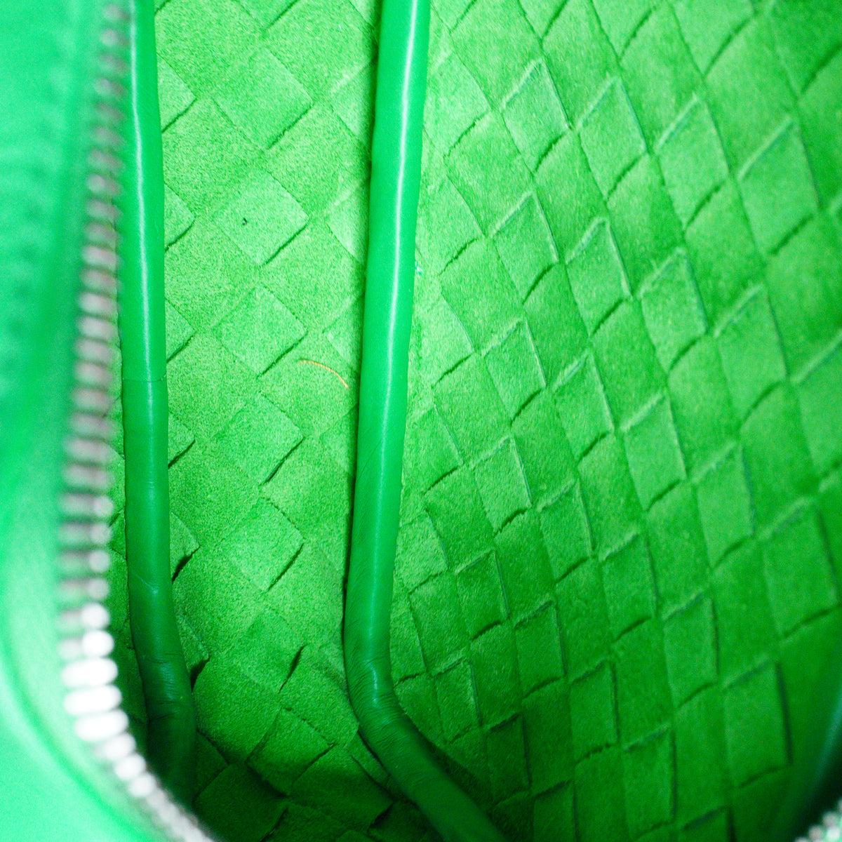Bottega Veneta	Intrecciato Camera Bag Green Small SHW