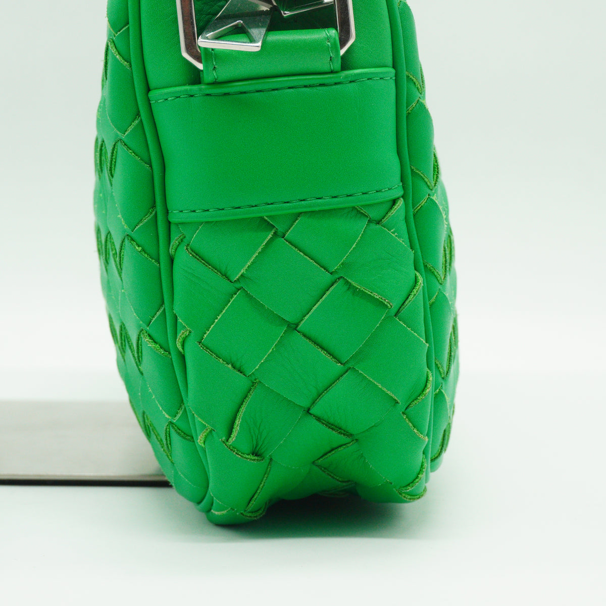 Bottega Veneta	Intrecciato Camera Bag Green Small SHW