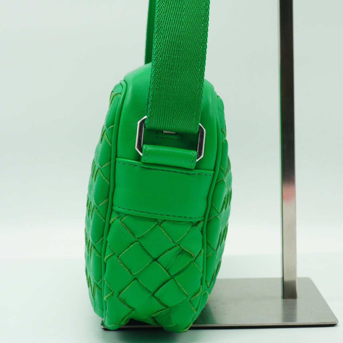 Bottega Veneta	Intrecciato Camera Bag Green Small SHW