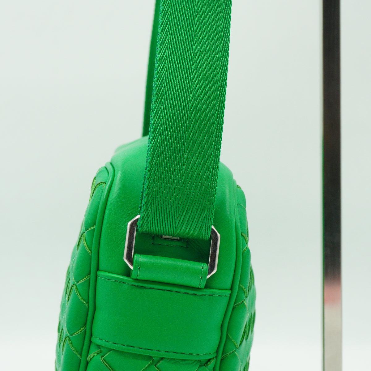 Bottega Veneta	Intrecciato Camera Bag Green Small SHW
