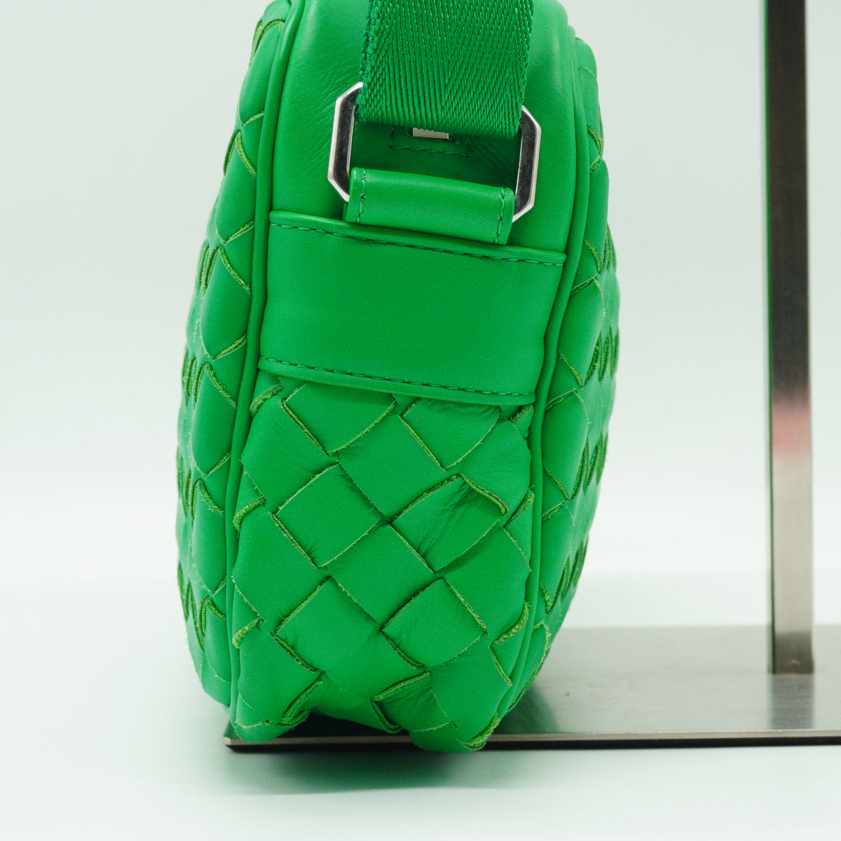 Bottega Veneta	Intrecciato Camera Bag Green Small SHW