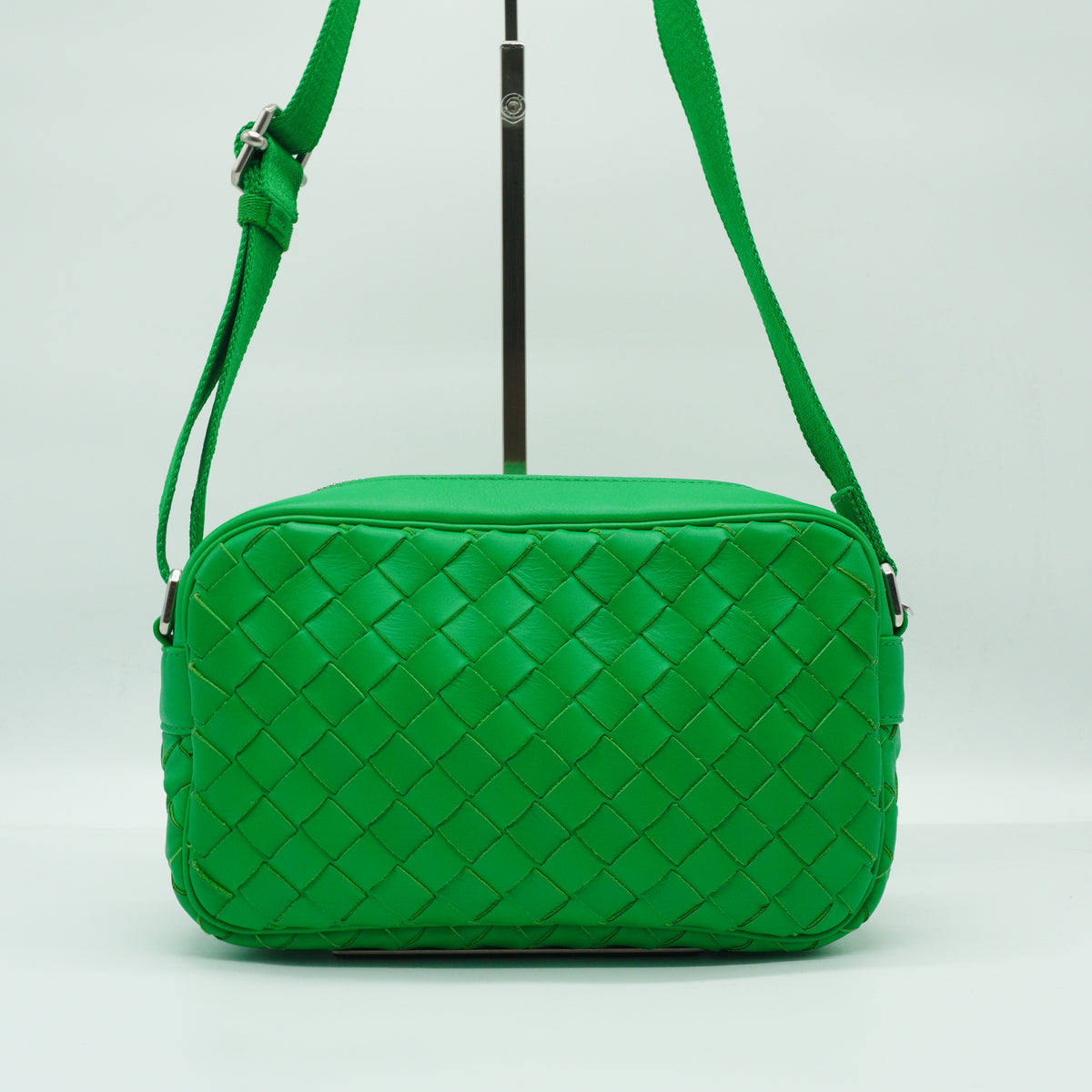Bottega Veneta	Intrecciato Camera Bag Green Small SHW