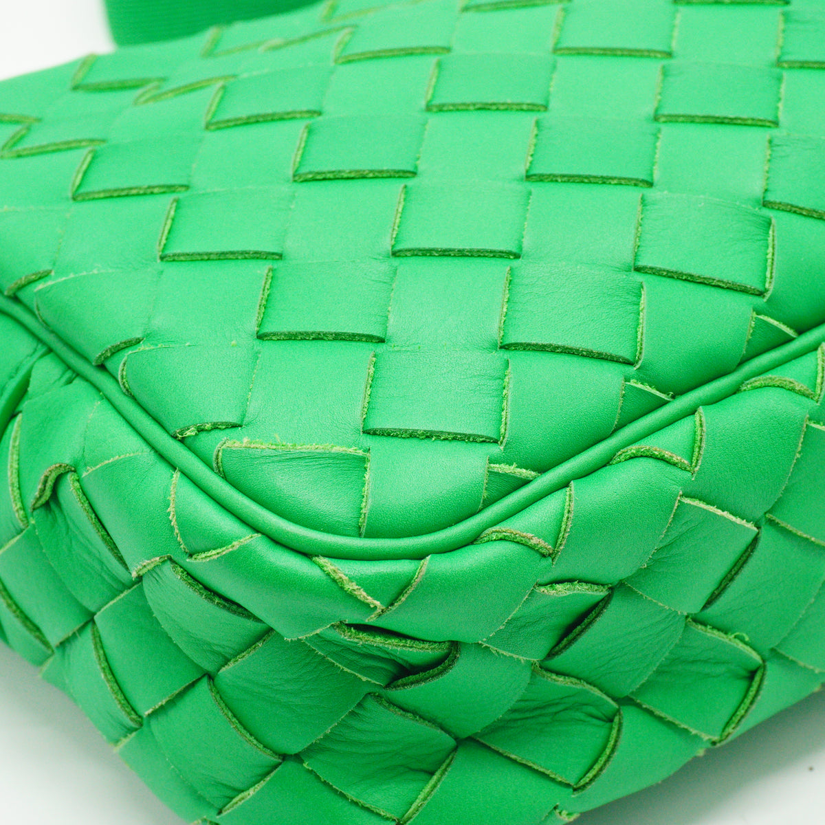 Bottega Veneta	Intrecciato Camera Bag Green Small SHW