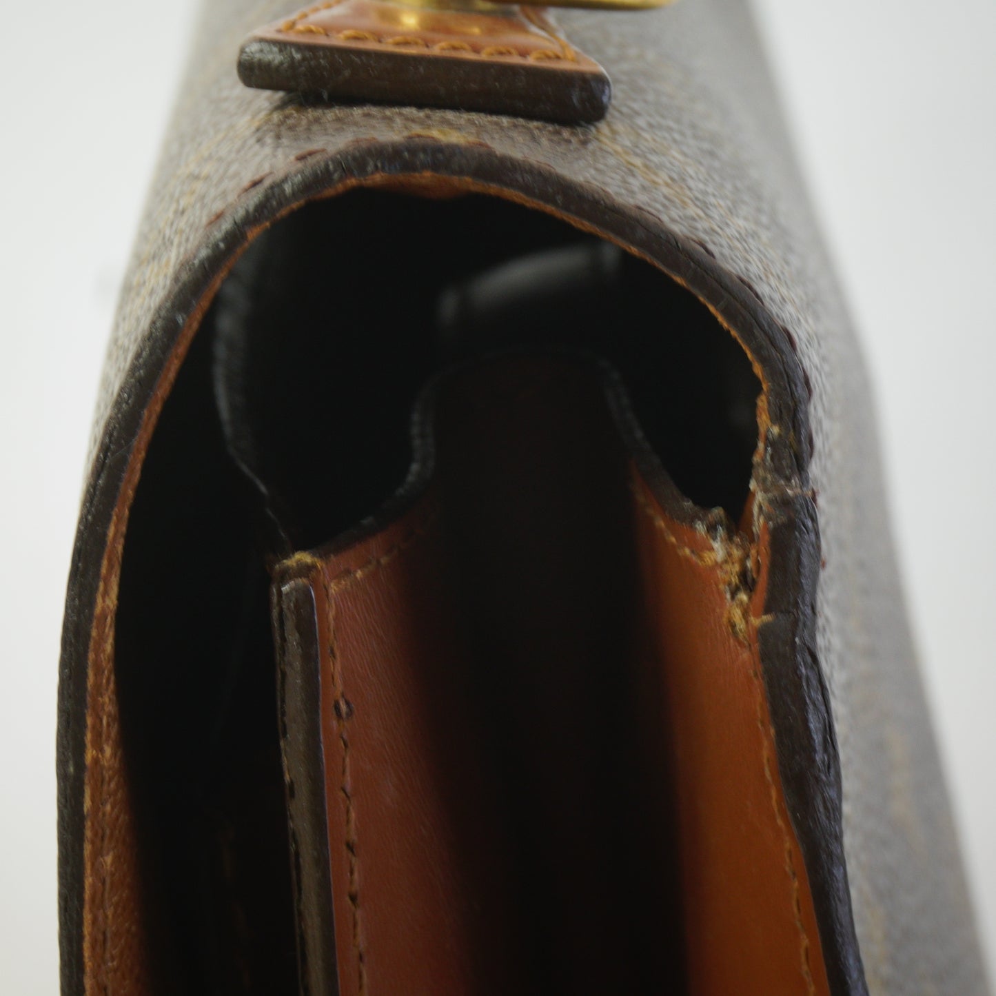 Louis Vuitton	Monceau Bag GHW Medium