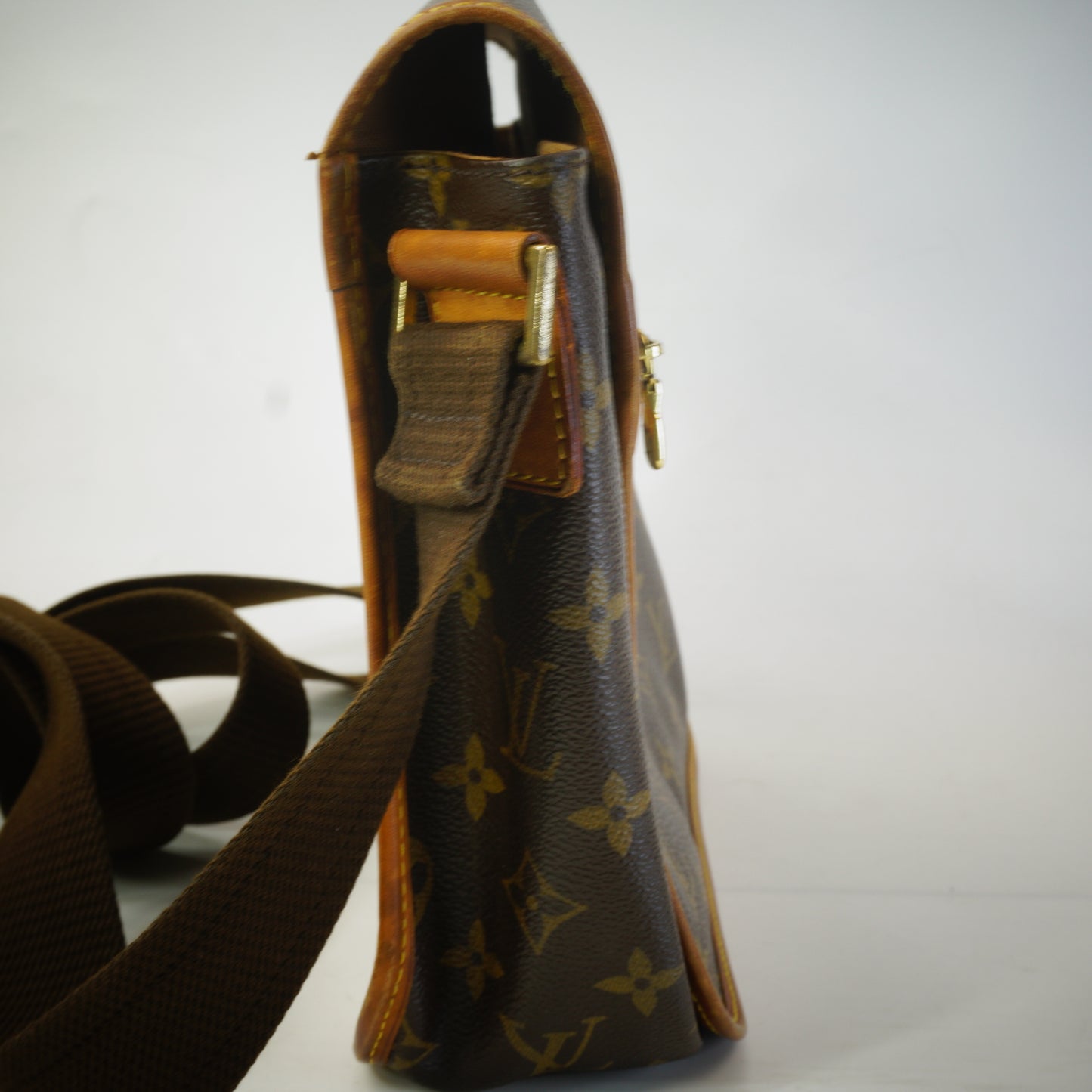 Louis Vuitton	Monogram Messenger GHW Small