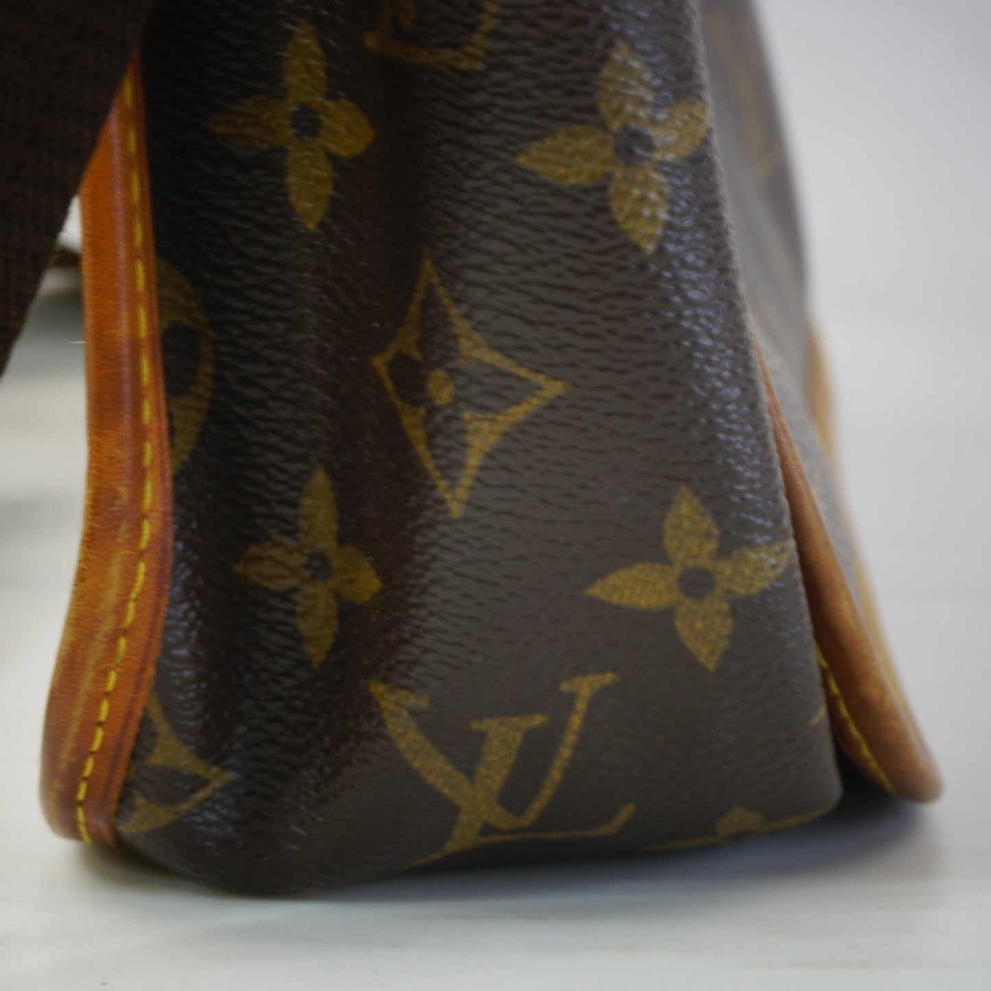 Louis Vuitton	Monogram Messenger GHW Small